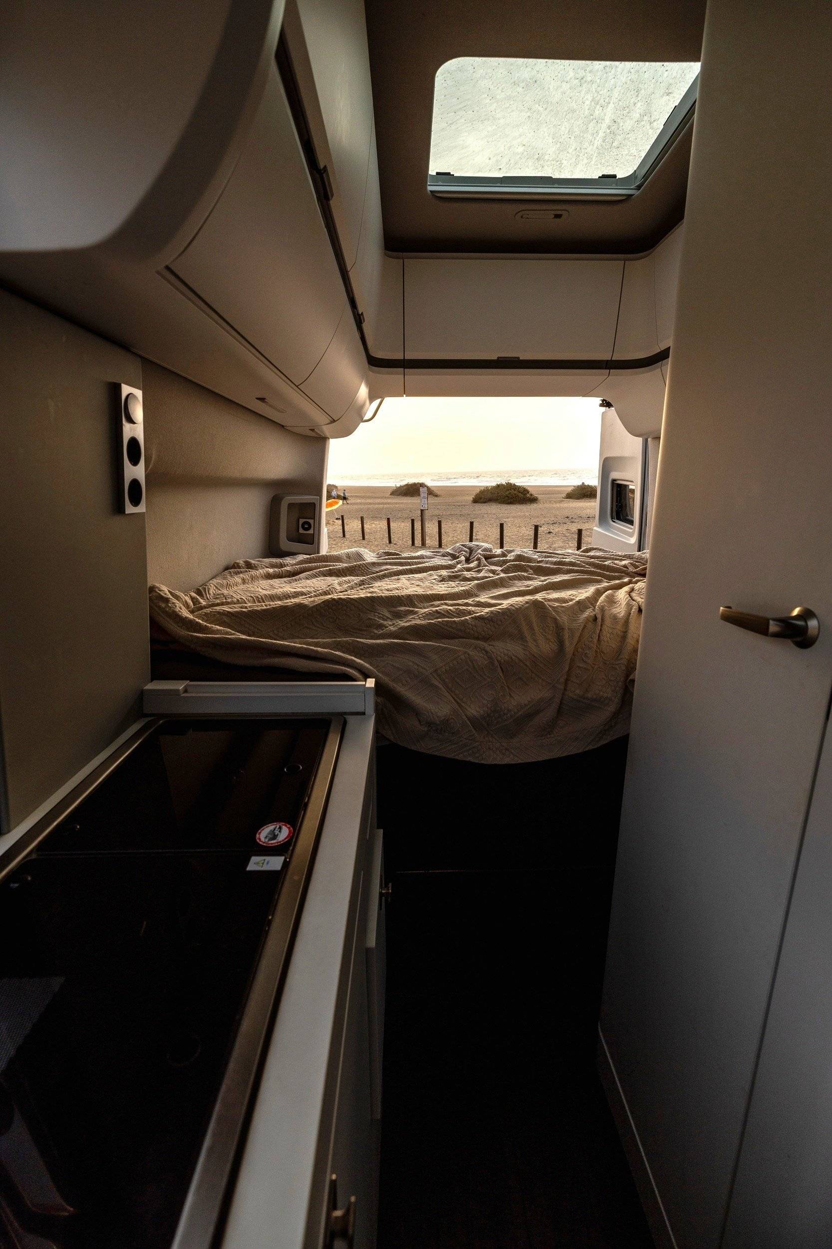 Couchages Volkswagen Grand California 600 - Yescapa