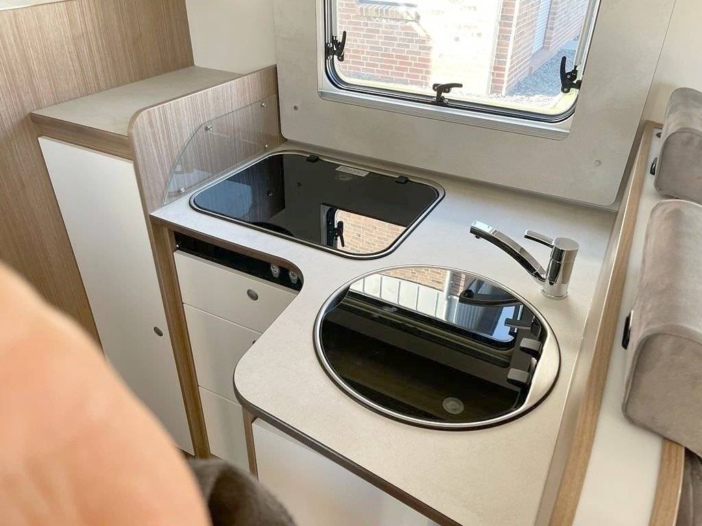Coin cuisine Citroën 2.2 hdi plus 140hp - Yescapa