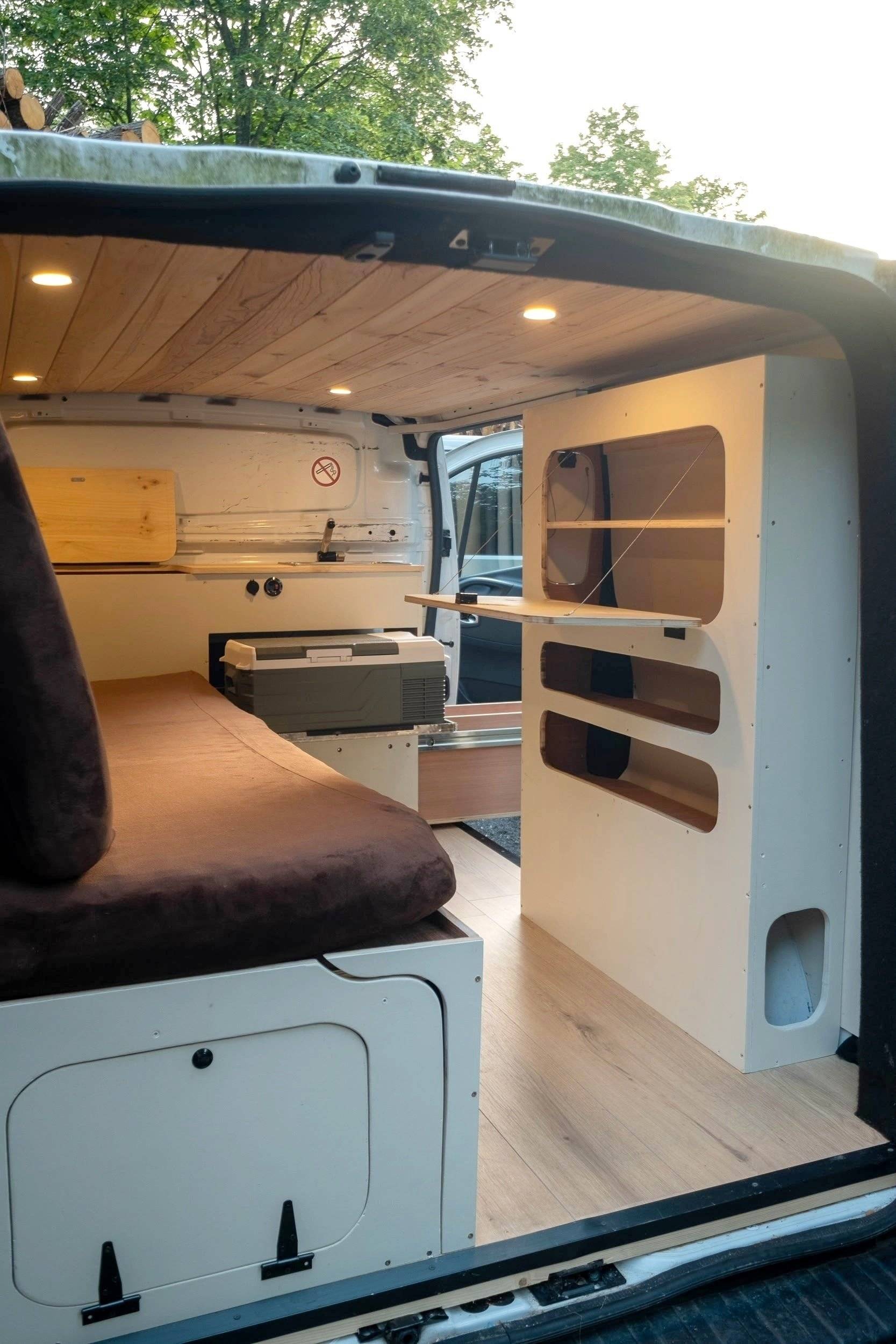 Eethoek Renault RENAULT TRAFIC 3 2.0 DCI 120 - Yescapa