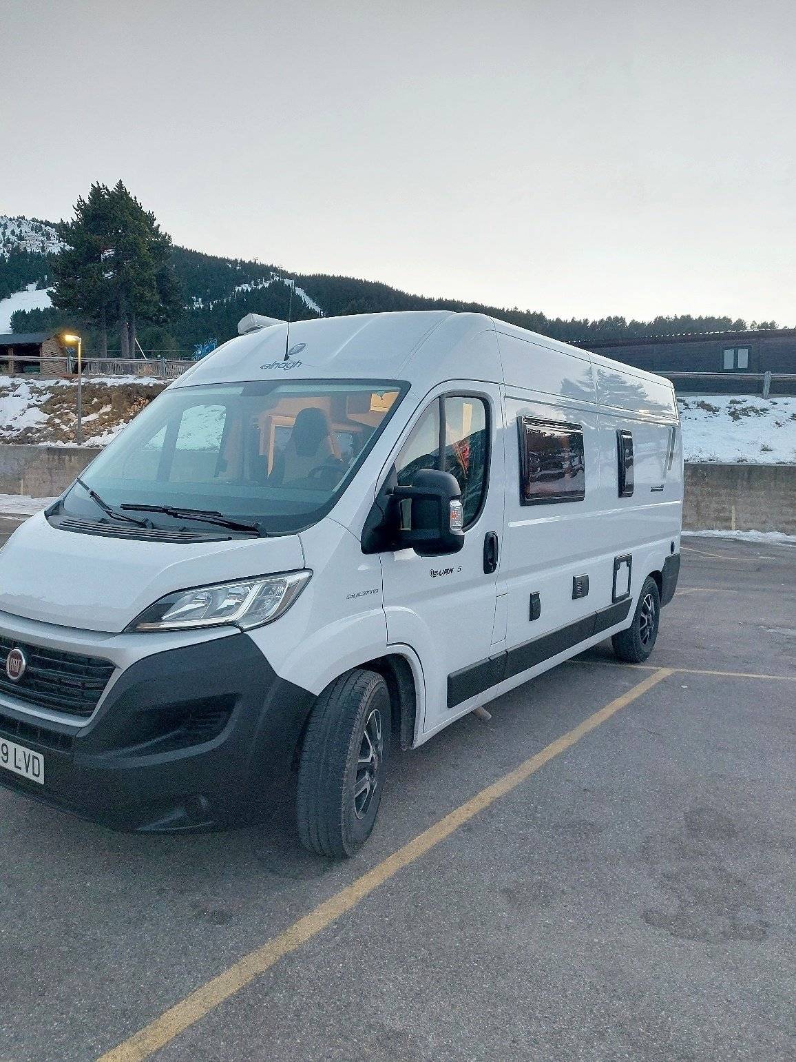 Elnagh E van 5