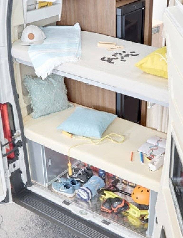 Dreamer Dreamer Family Van