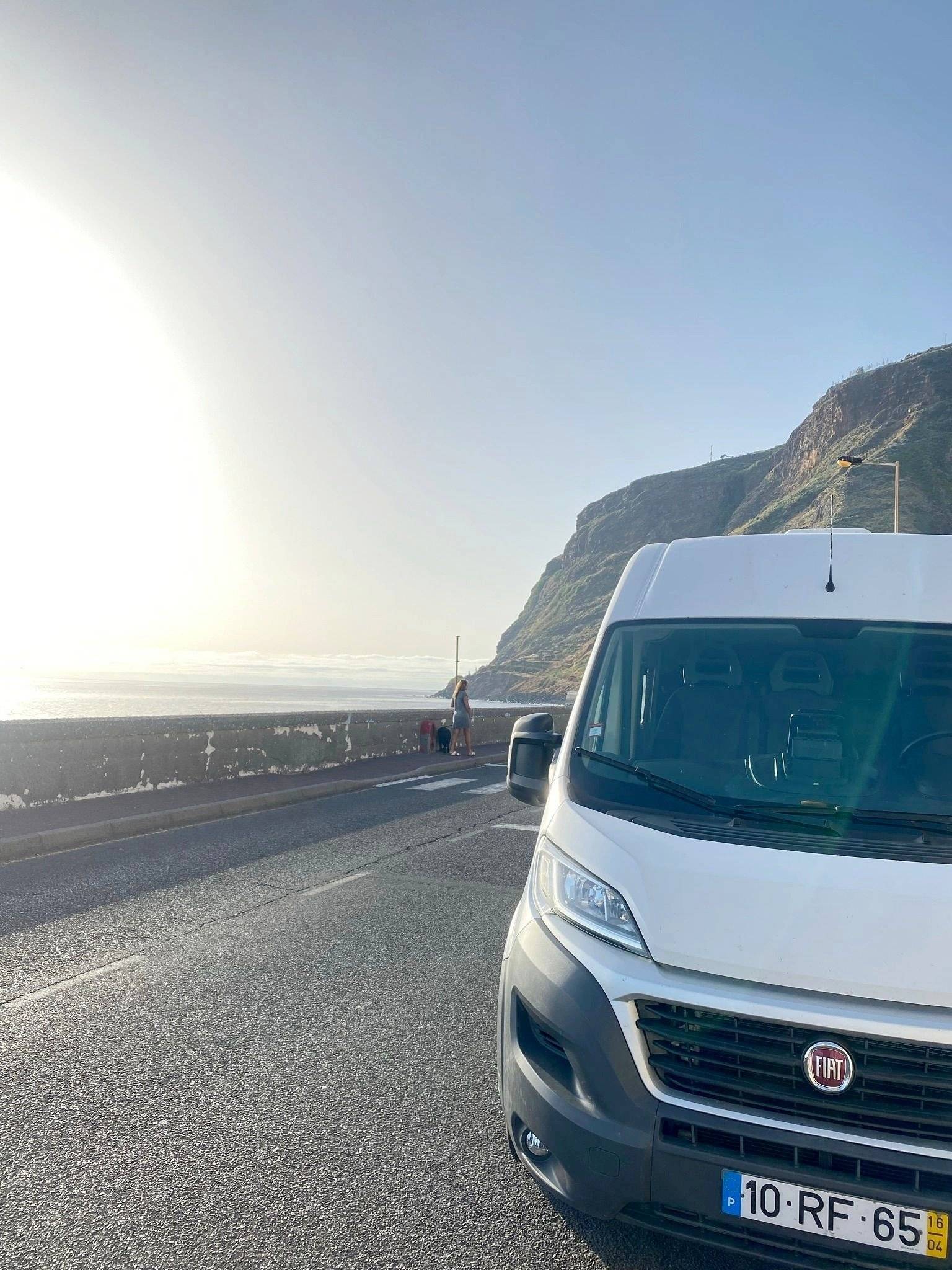 schräge Vorderansicht Fiat Ducato 2,2 l Multijet 120 ch. - Yescapa