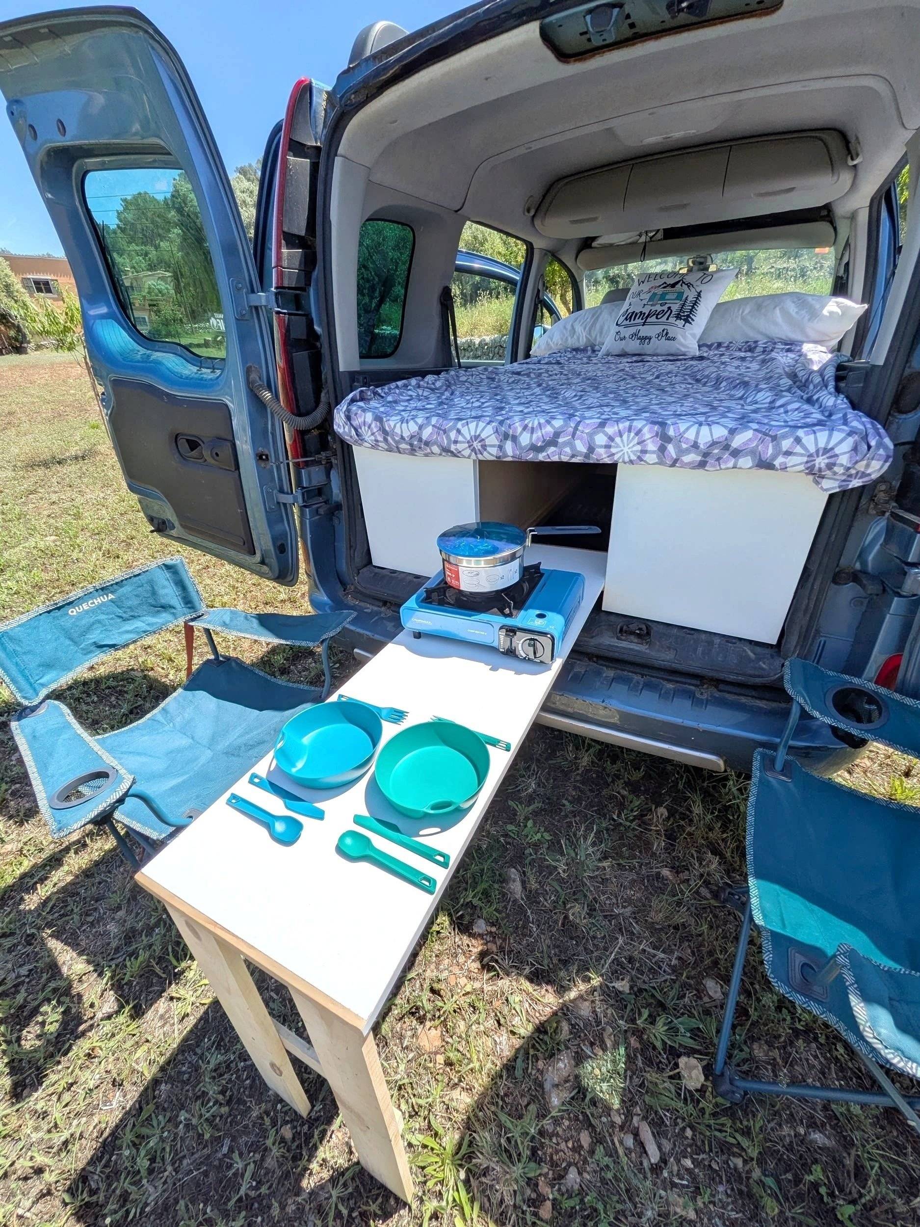 Dining Area Renault Kangoo 2 - Yescapa