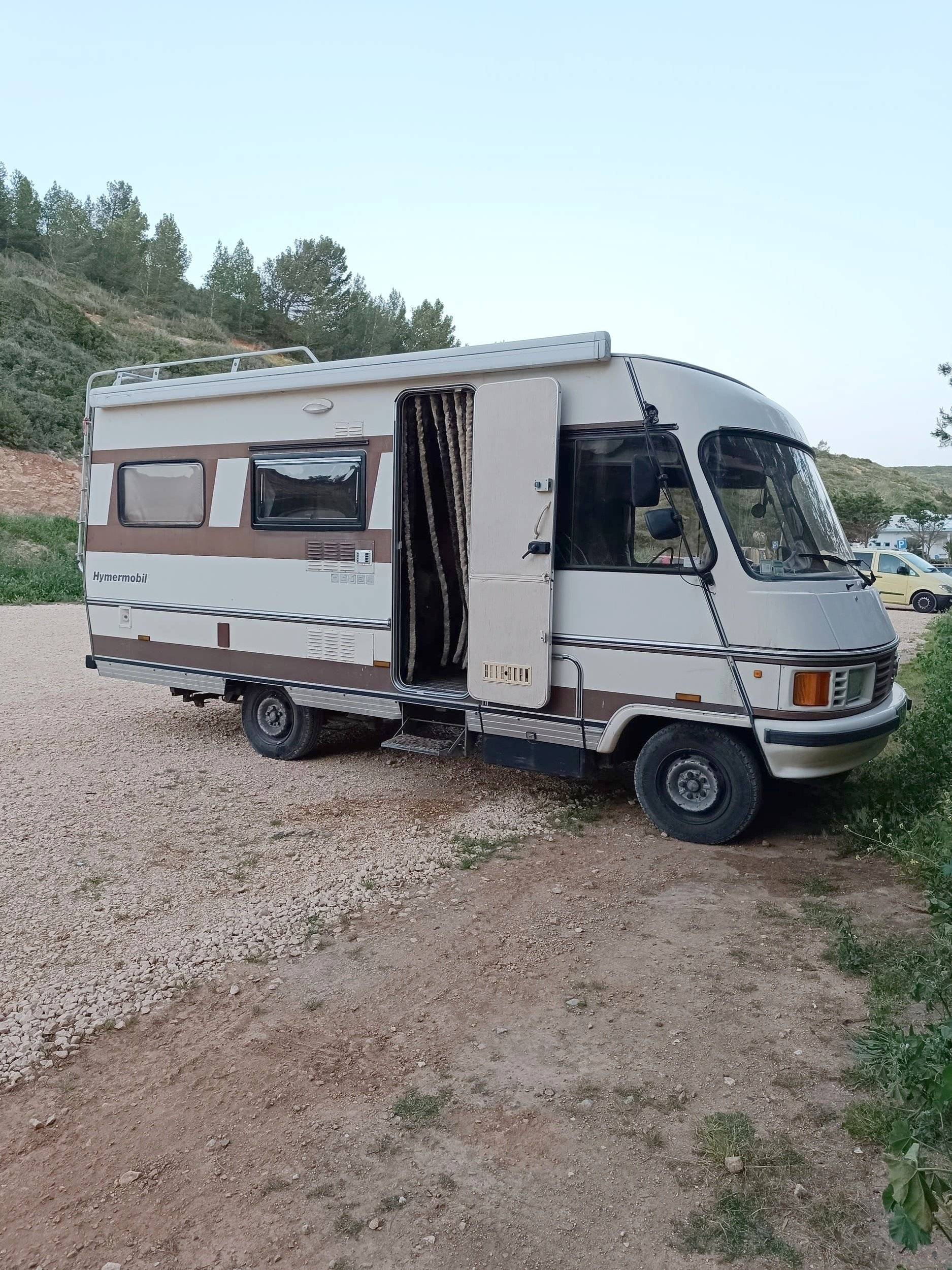 Vista frontale a ¾ Fiat Ducato 2.5 D - Yescapa