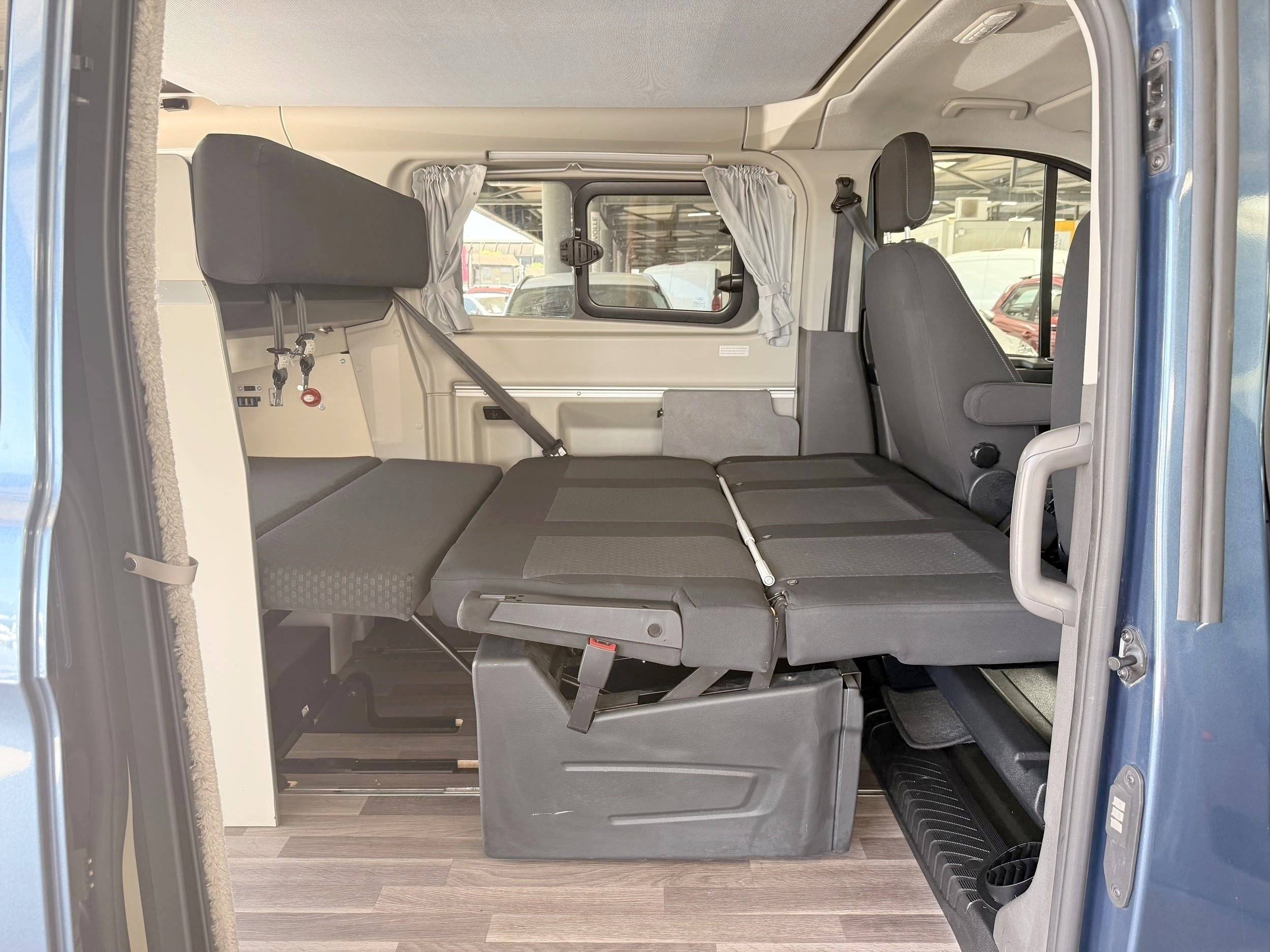 Plazas en cama Ford Custom 2,0 l 130 ch - Yescapa