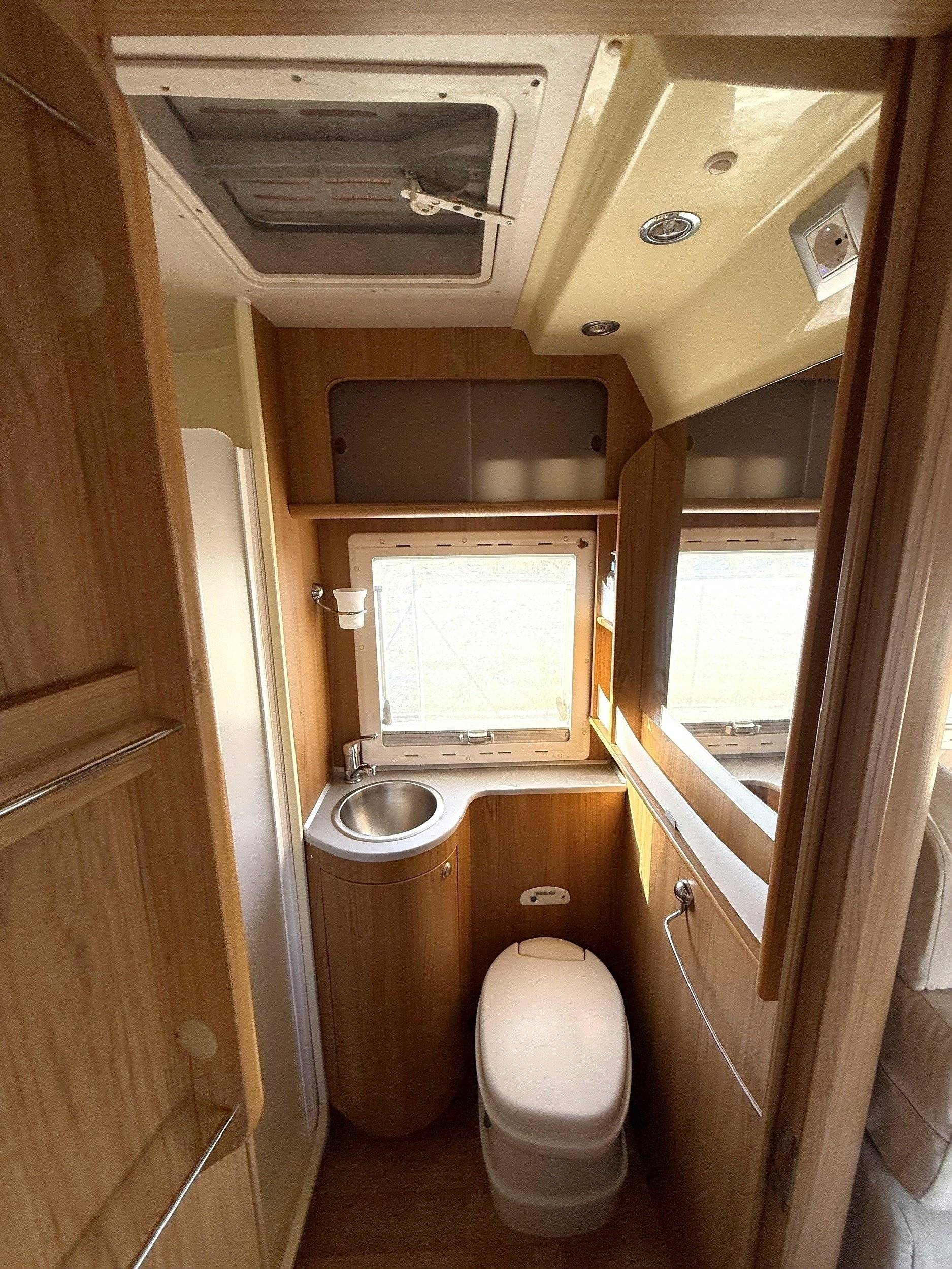 3 C Cartier/Brisebras Ford