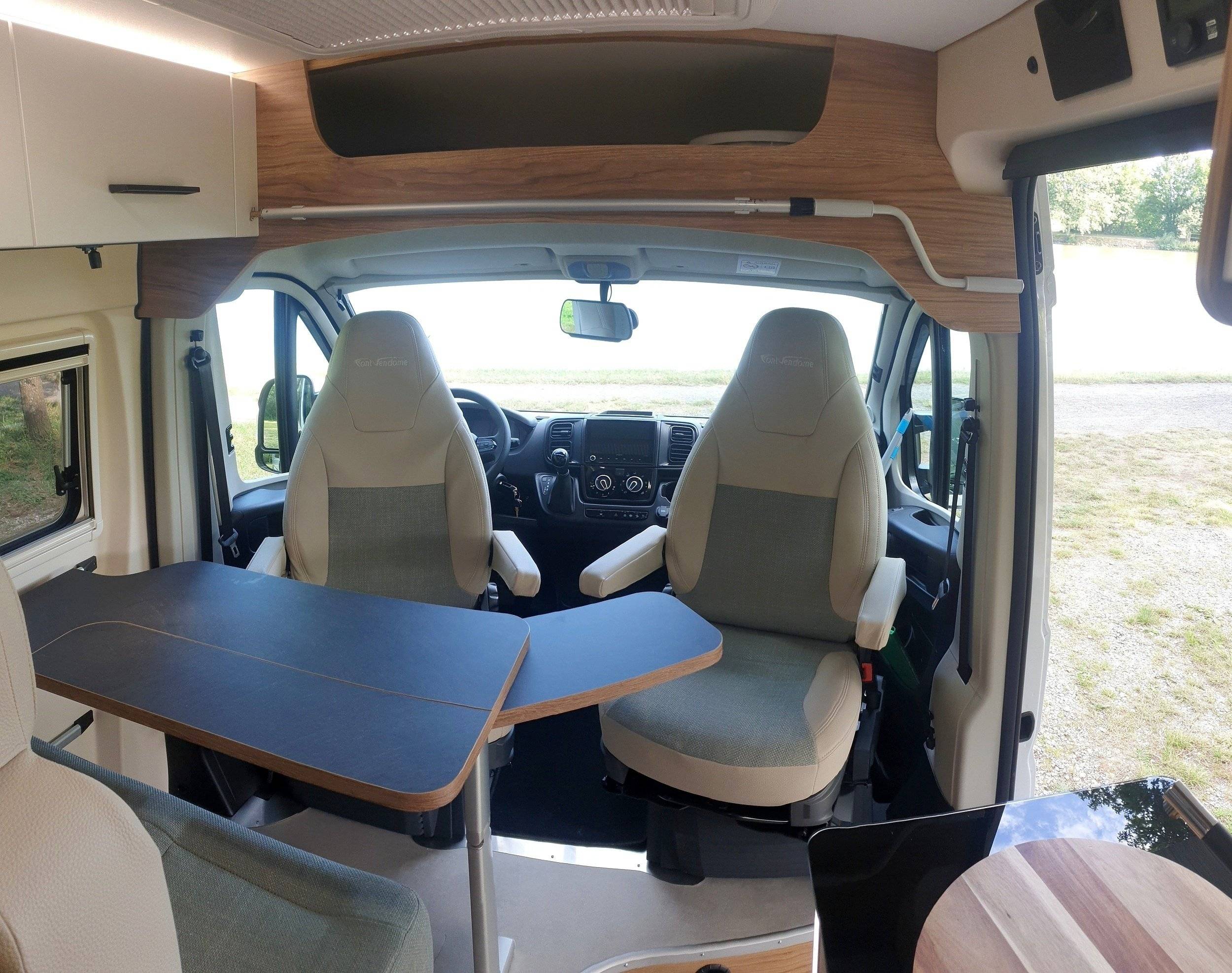 Font Vendôme font vendôme leader camp