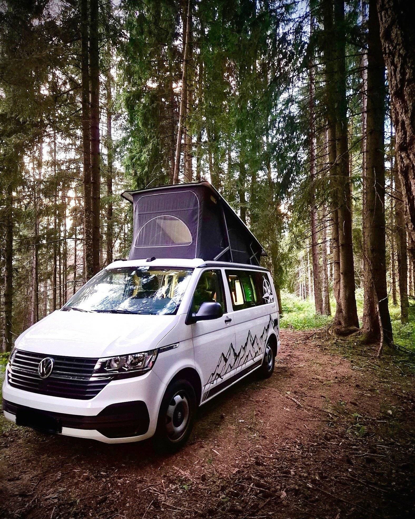 Vista frontale a ¾ Volkswagen T6 California Coast - Yescapa
