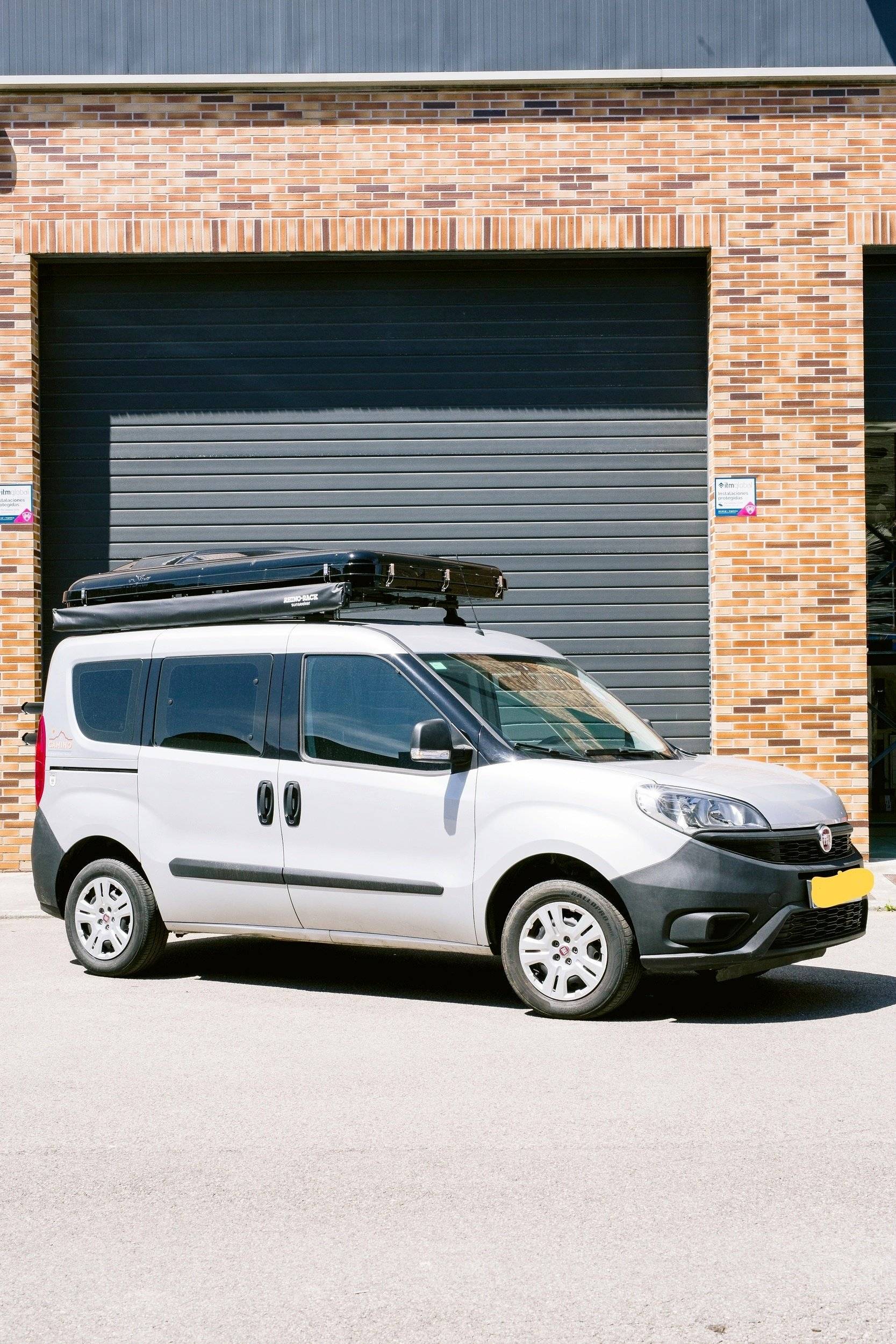 Location mini outlet van