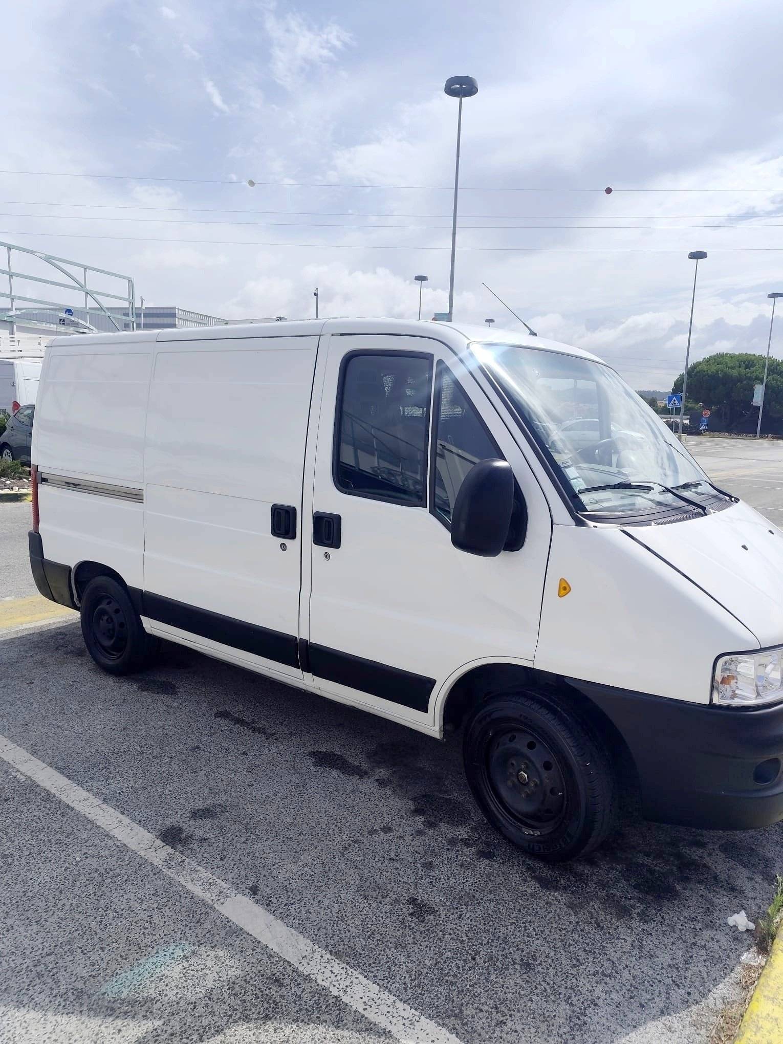 Front view from 3/4 Fiat FIAT DUCATO - Yescapa