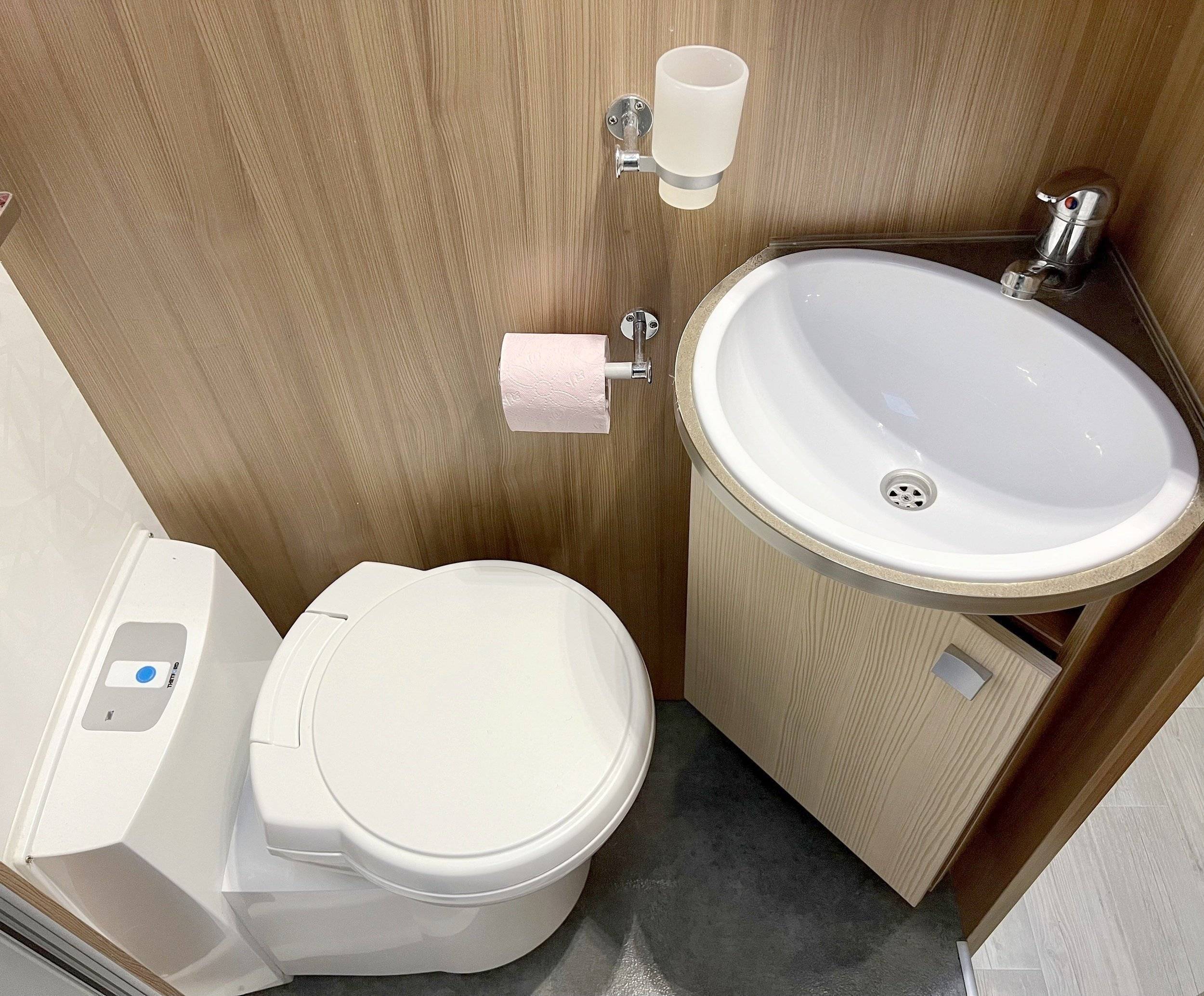 Pilote Adventure A710 AEG