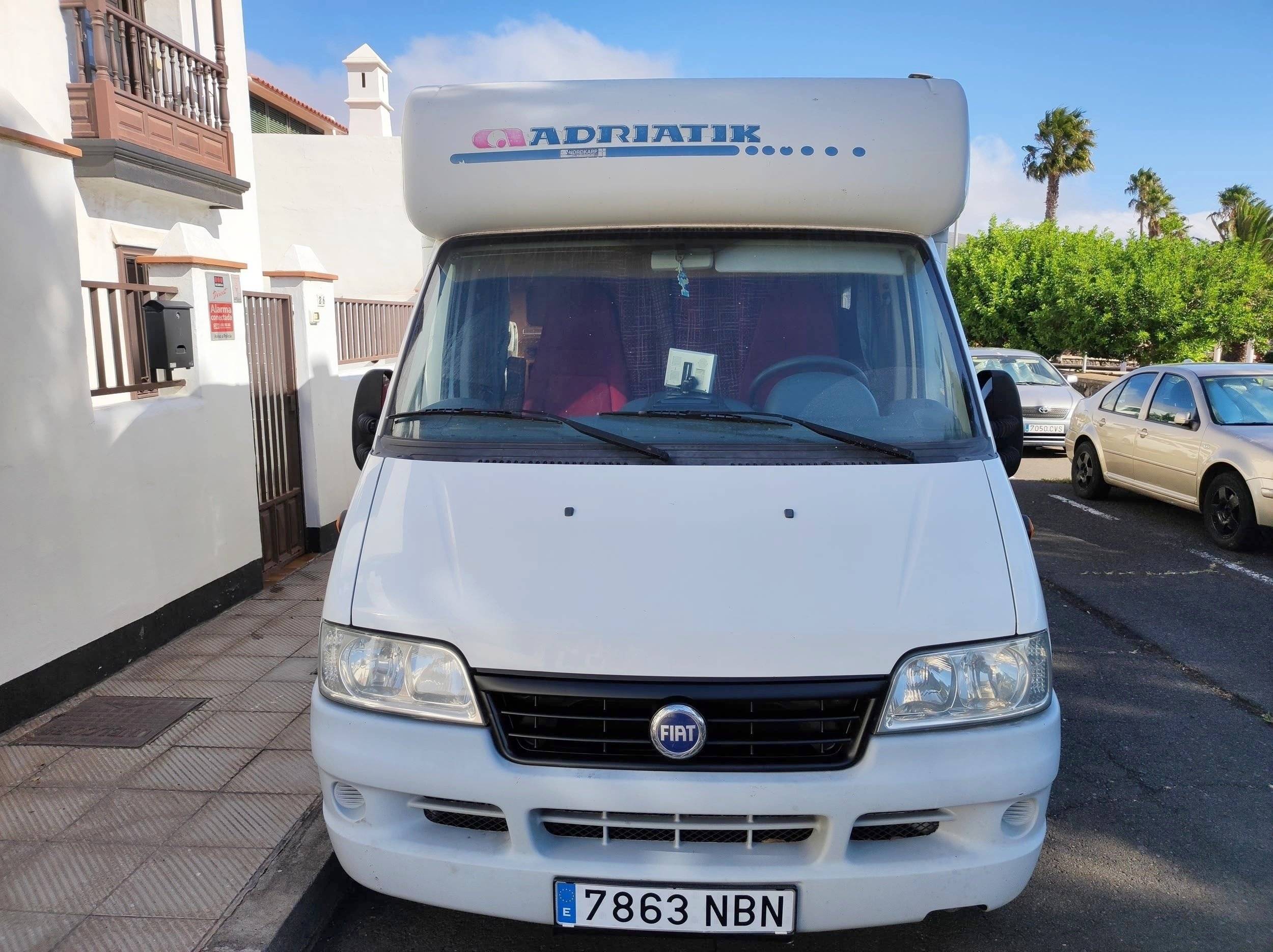 Vue avant de 3/4 Fiat Ducato 2,3 l 115 ch - Yescapa