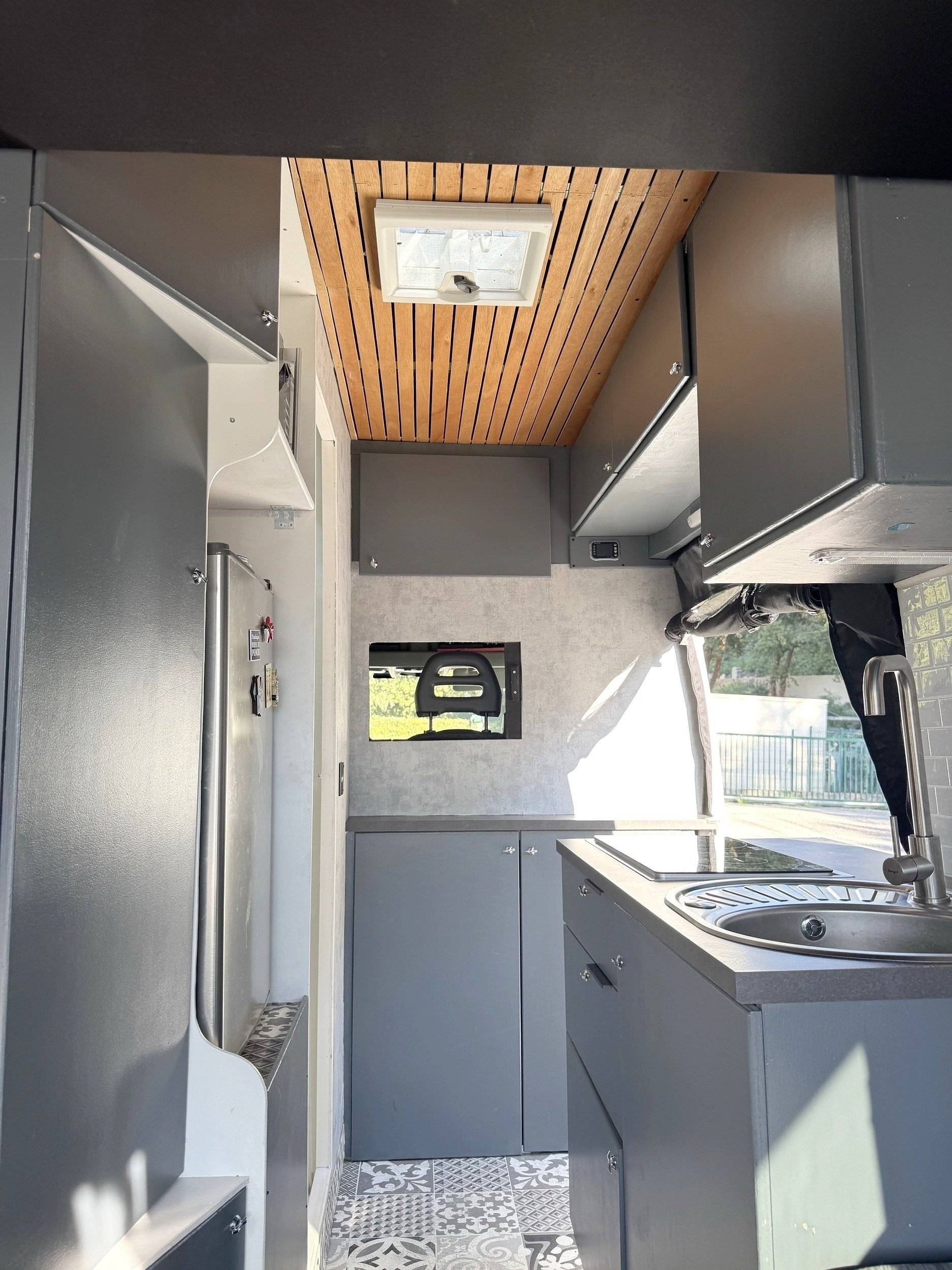 3 C Cartier/Brisebras Atalante