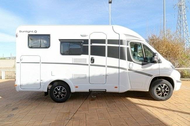 Vue avant de 3/4 Fiat Fiat Ducato 2.2l 140 CV - Yescapa