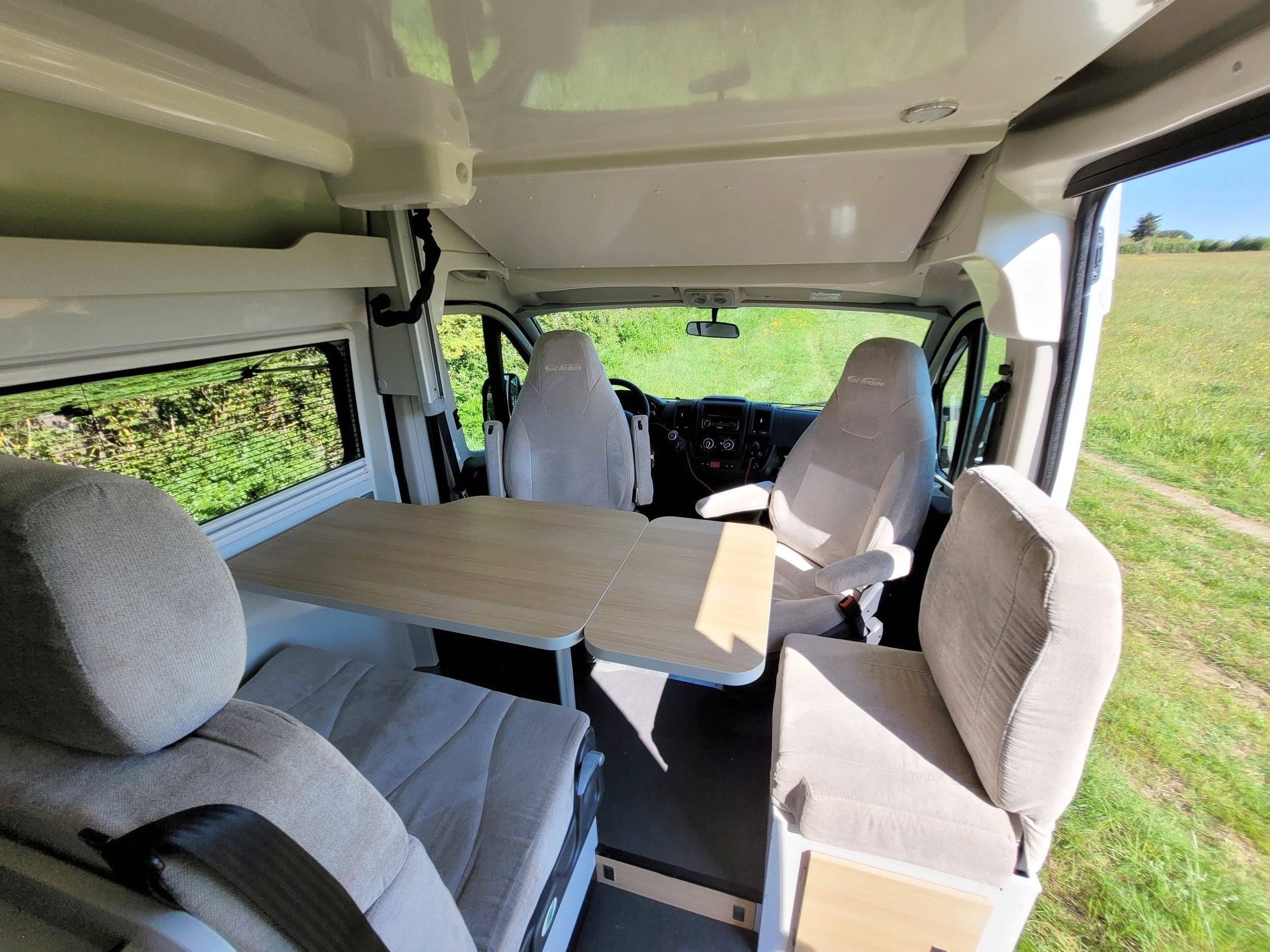 Font Vendôme Terra Van