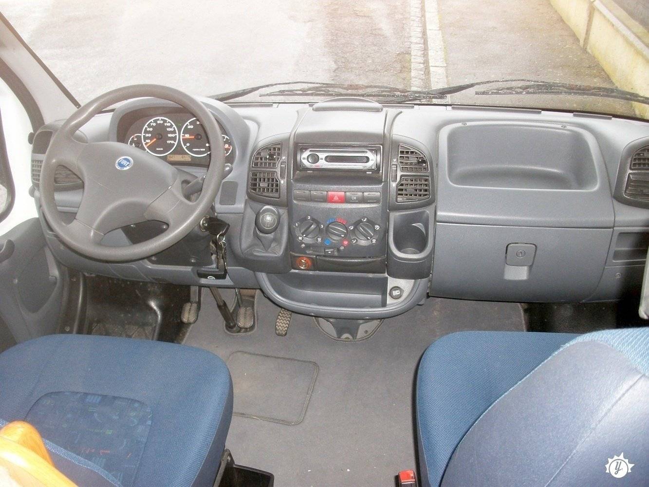 Cabina di guida Fiat Ducato 2,0 l 115 ch - Yescapa