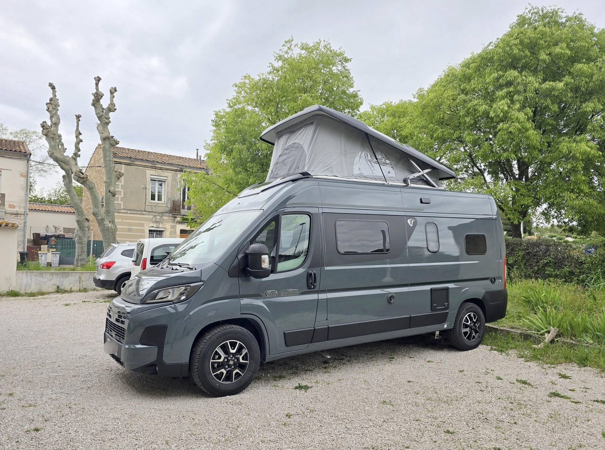 Font Vendôme Leader Camp