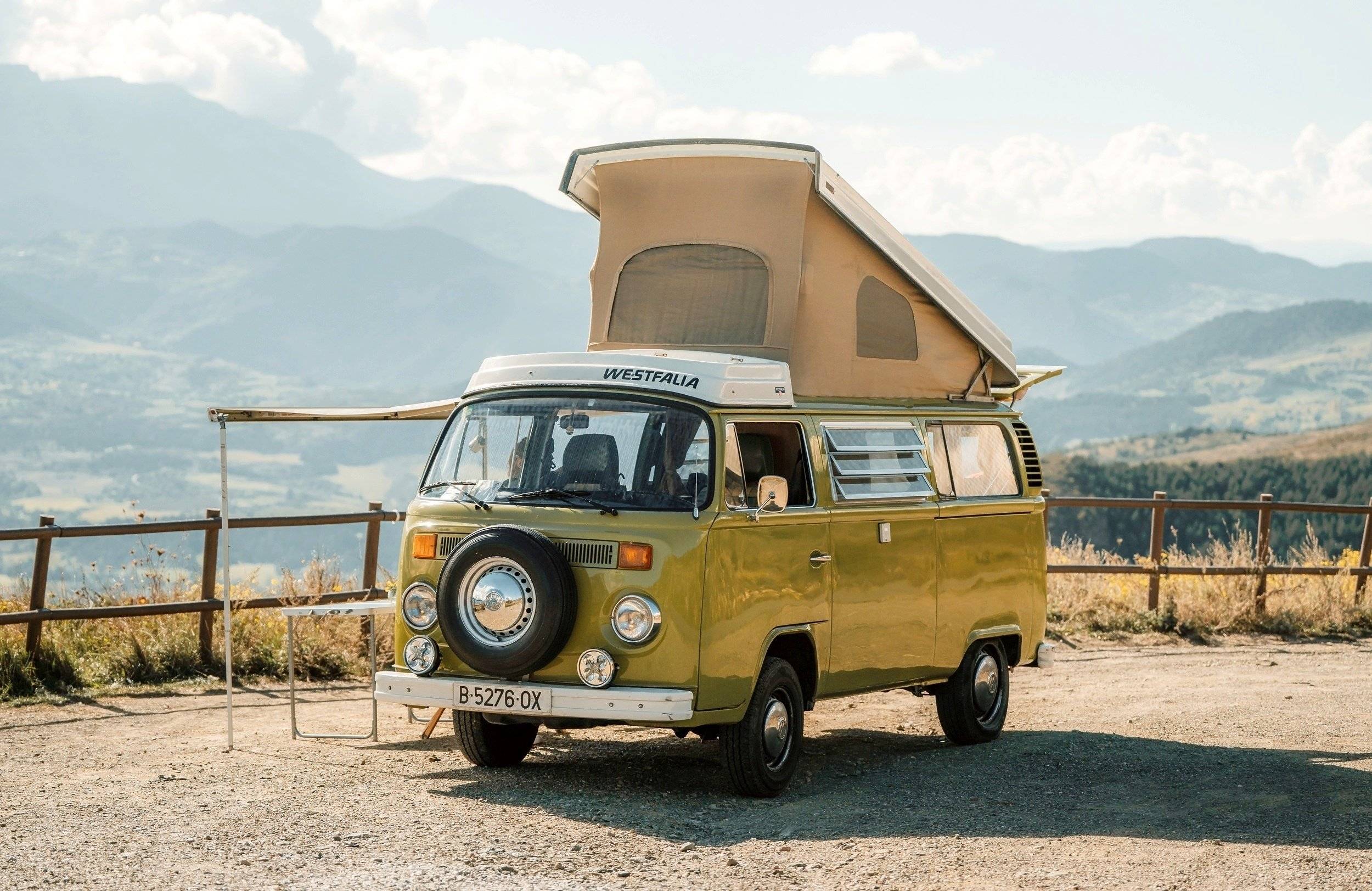 schräge Vorderansicht Volkswagen T2 WESTFALIA ORIGINAL - Yescapa