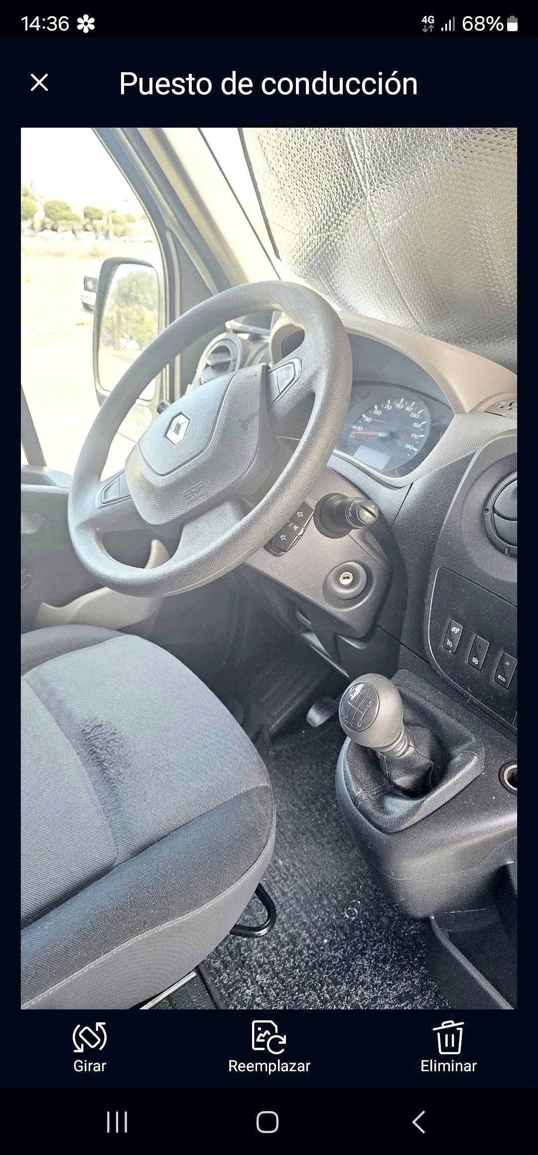 Driver's compartment Renault Renault Master - Yescapa