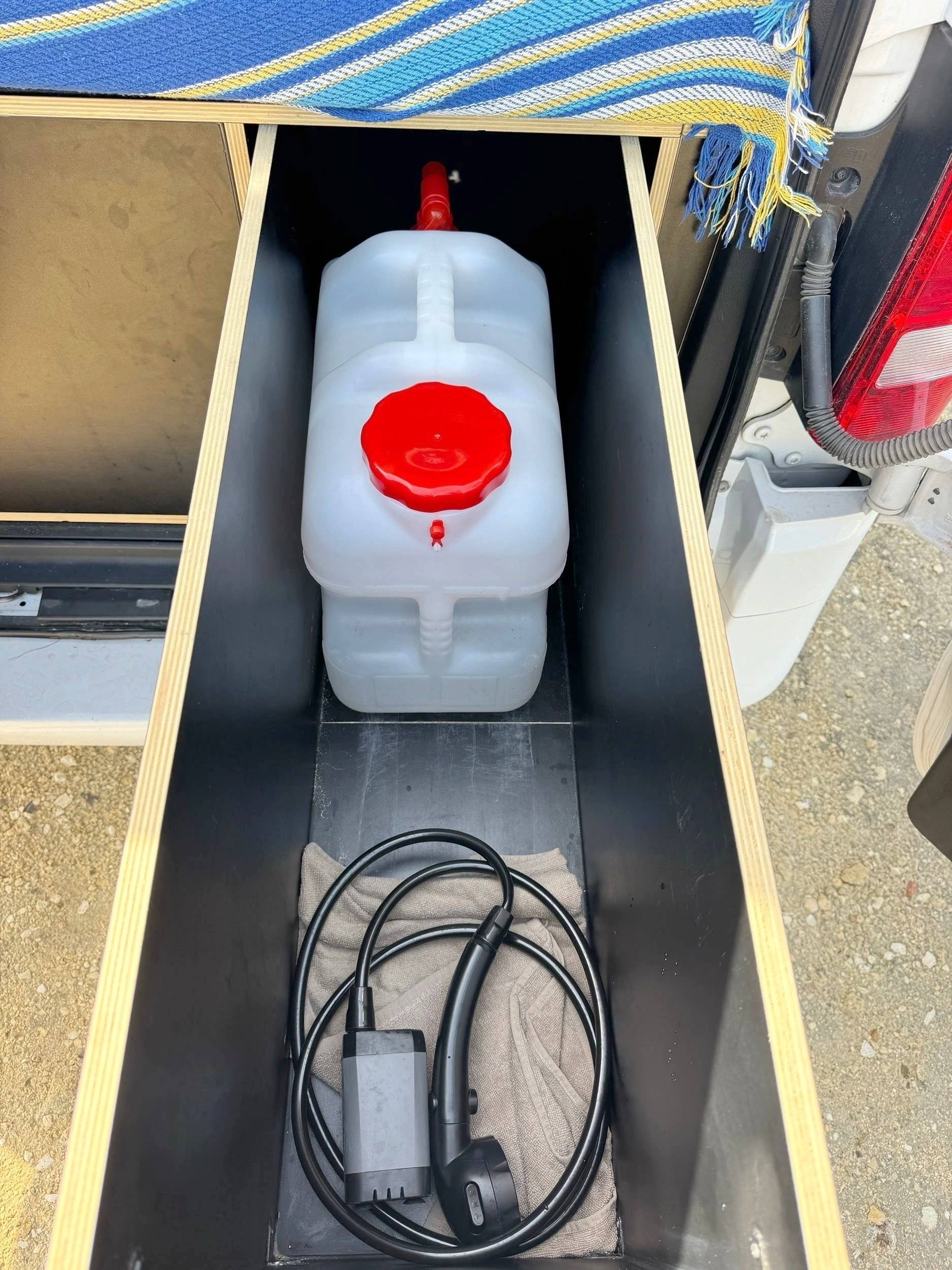 Schlafplätze Mercedes Renault - Yescapa