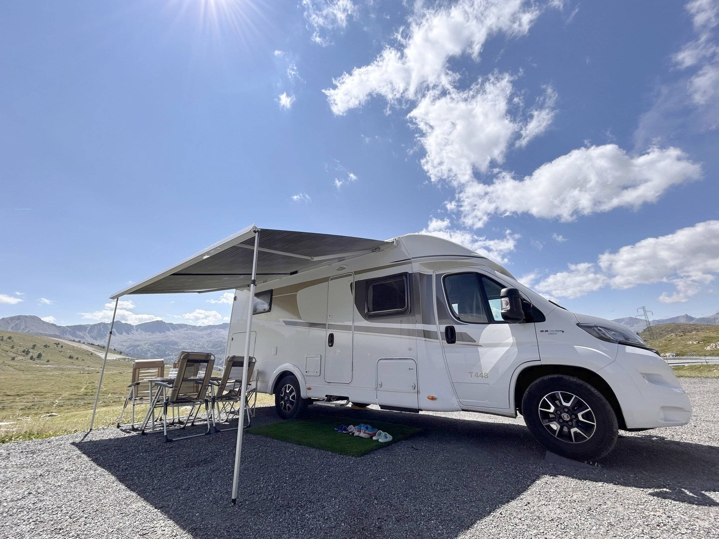 Vue avant de 3/4 Fiat FIAT DUCATO - Yescapa