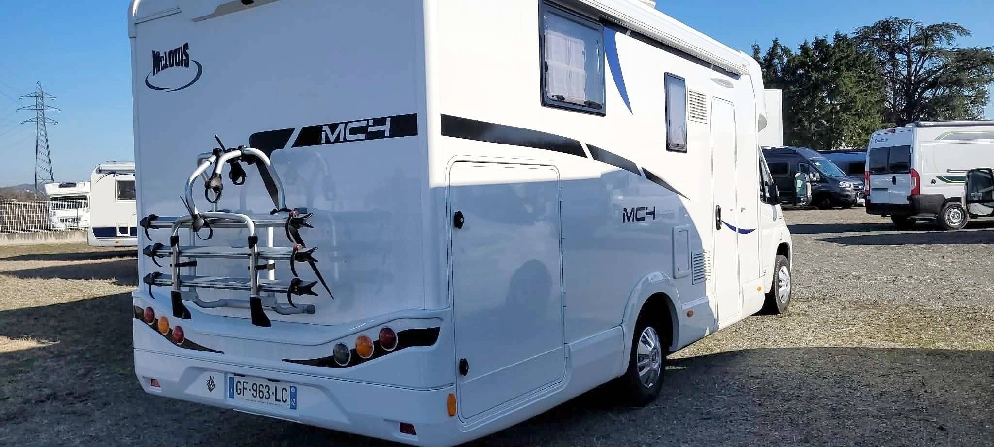 Vue avant de 3/4 Fiat - Yescapa