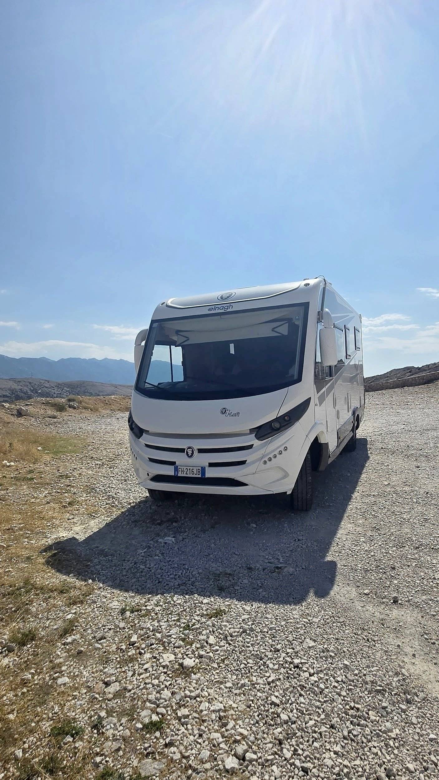 Vista frontale a ¾ Fiat 2,3 l 130 ch. - Yescapa