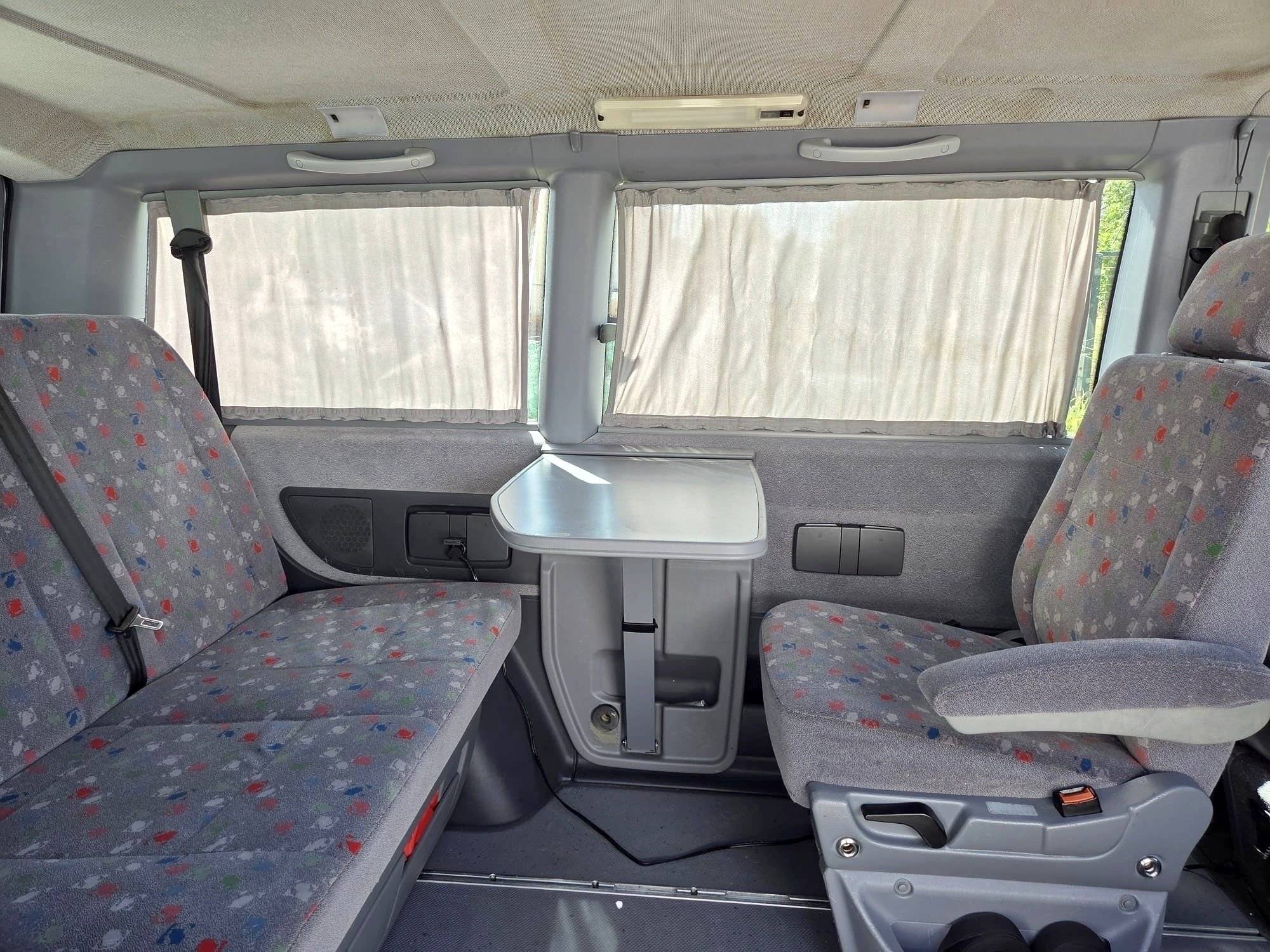 Dining Area Mercedes Vito - Yescapa