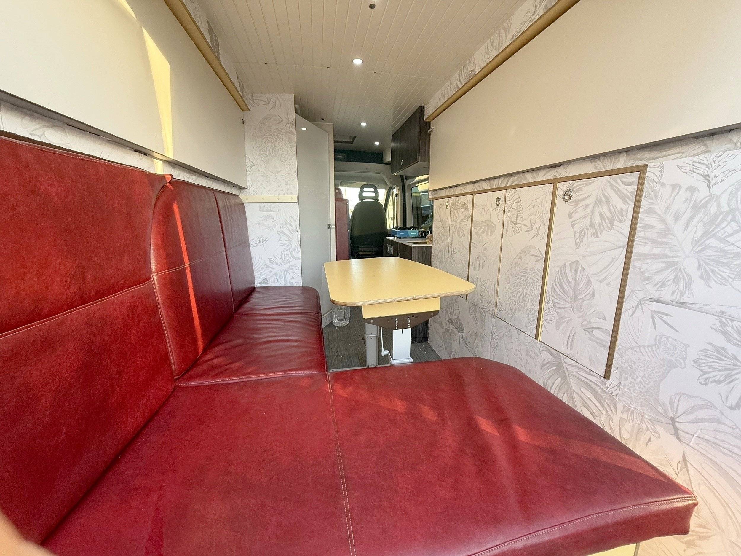 Dining Area Fiat 2,0 l 115 ch - Yescapa