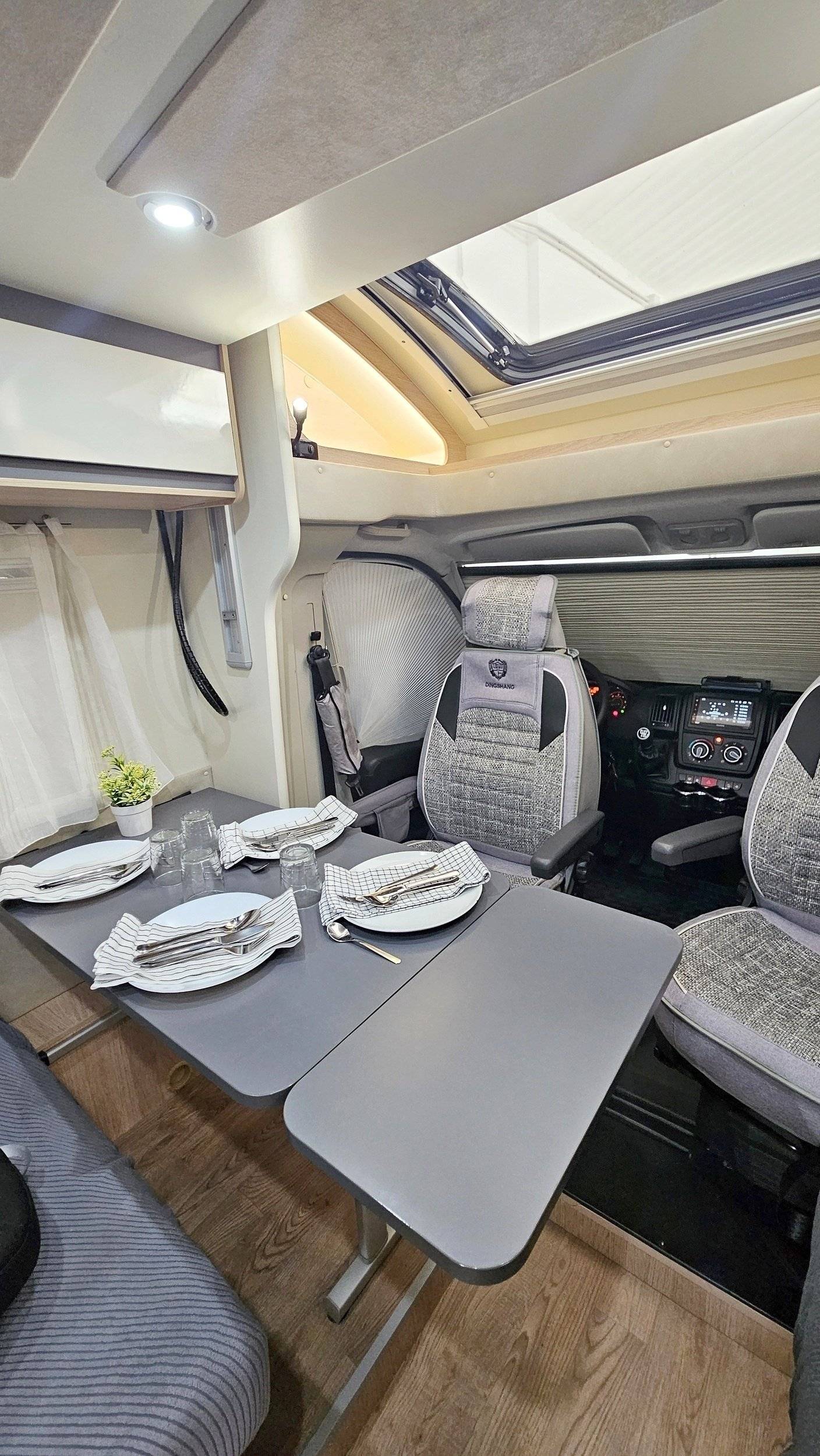 Comedor Peugeot - Yescapa