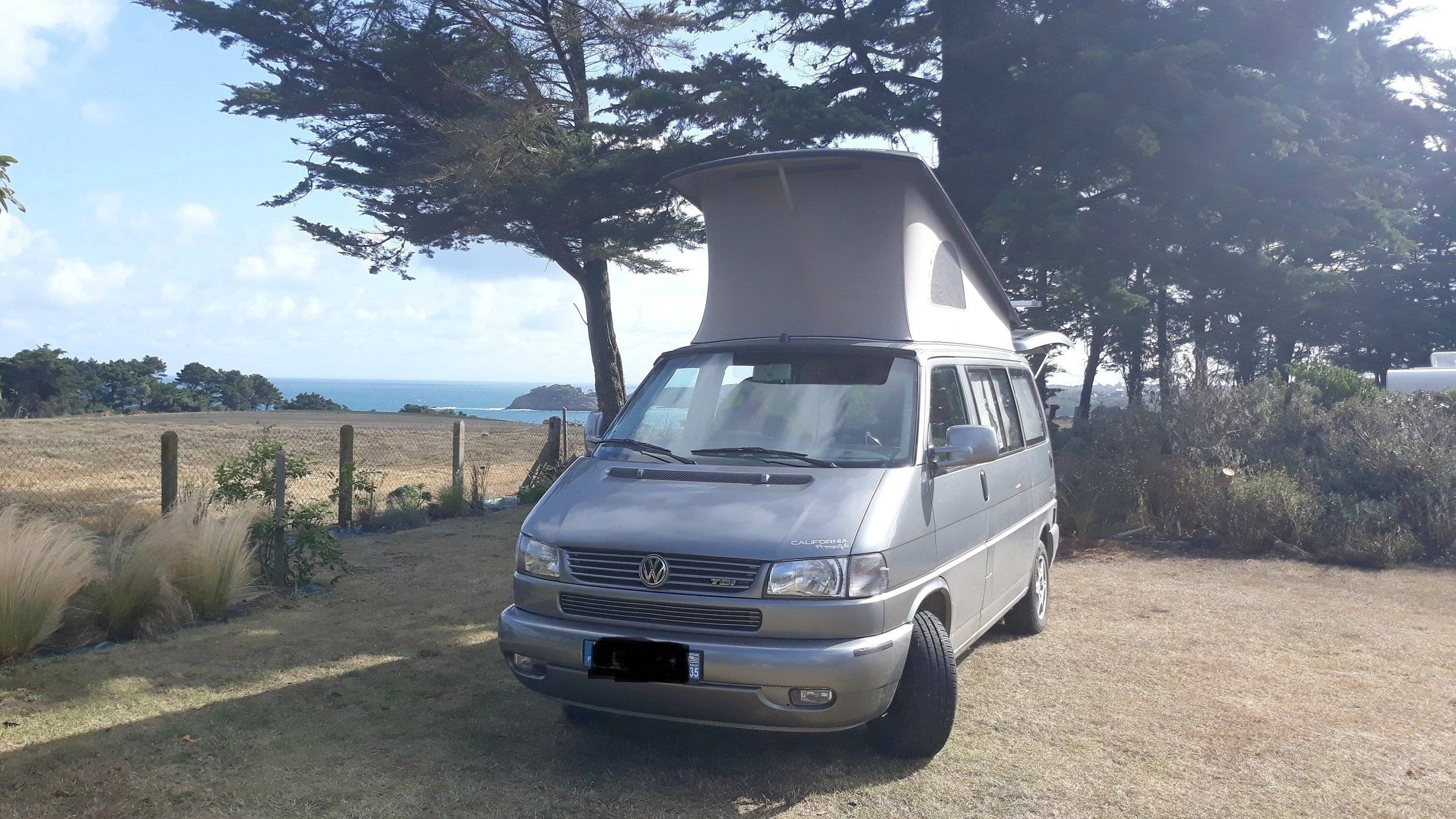 Vue avant de 3/4 Volkswagen - Yescapa