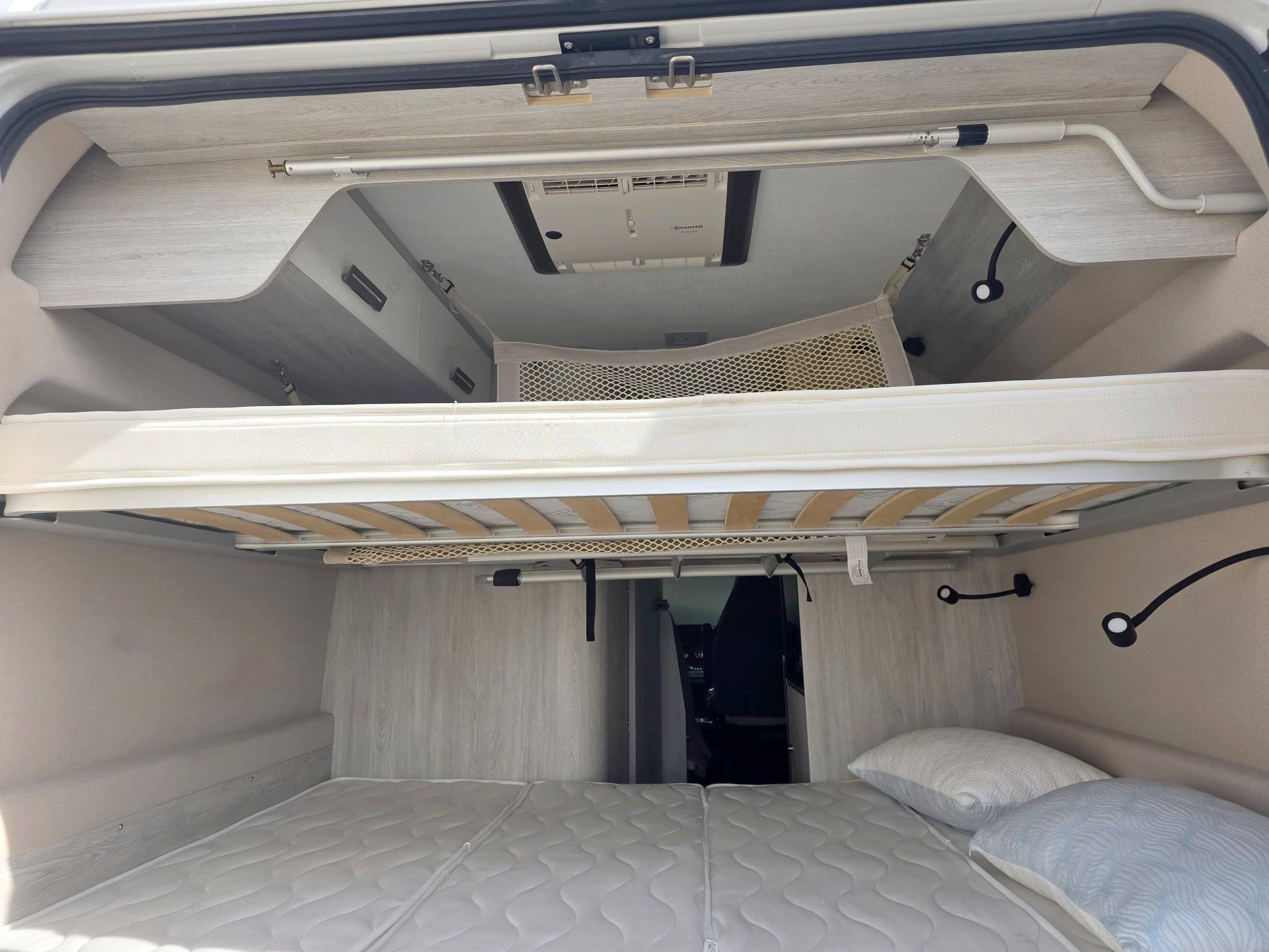 Couchages Fiat Ducato 2.2 L 140 CH - Yescapa