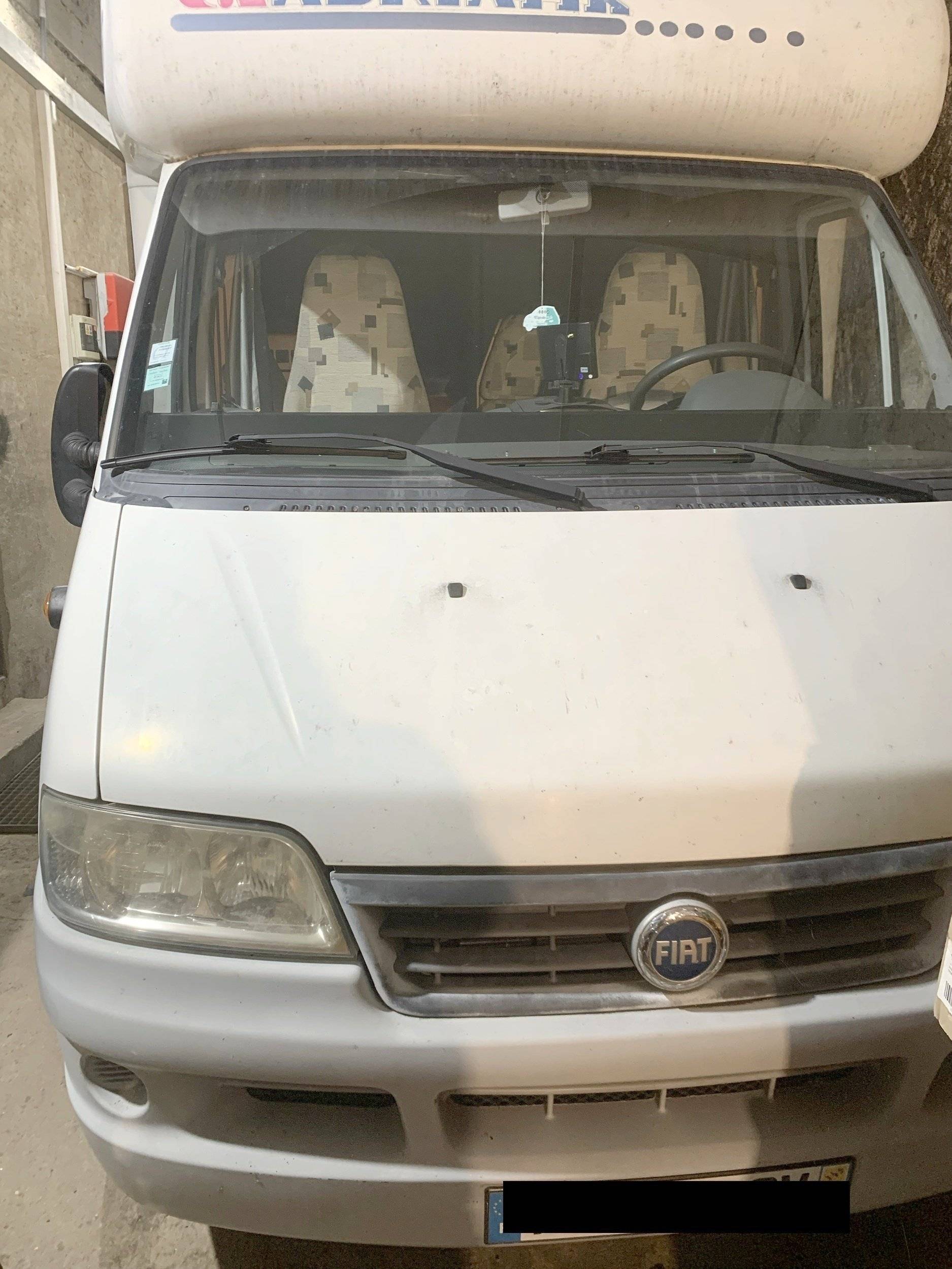 Voorkant 3/4 Fiat Fiat Ducato Multijet 2.3 130CV - Yescapa