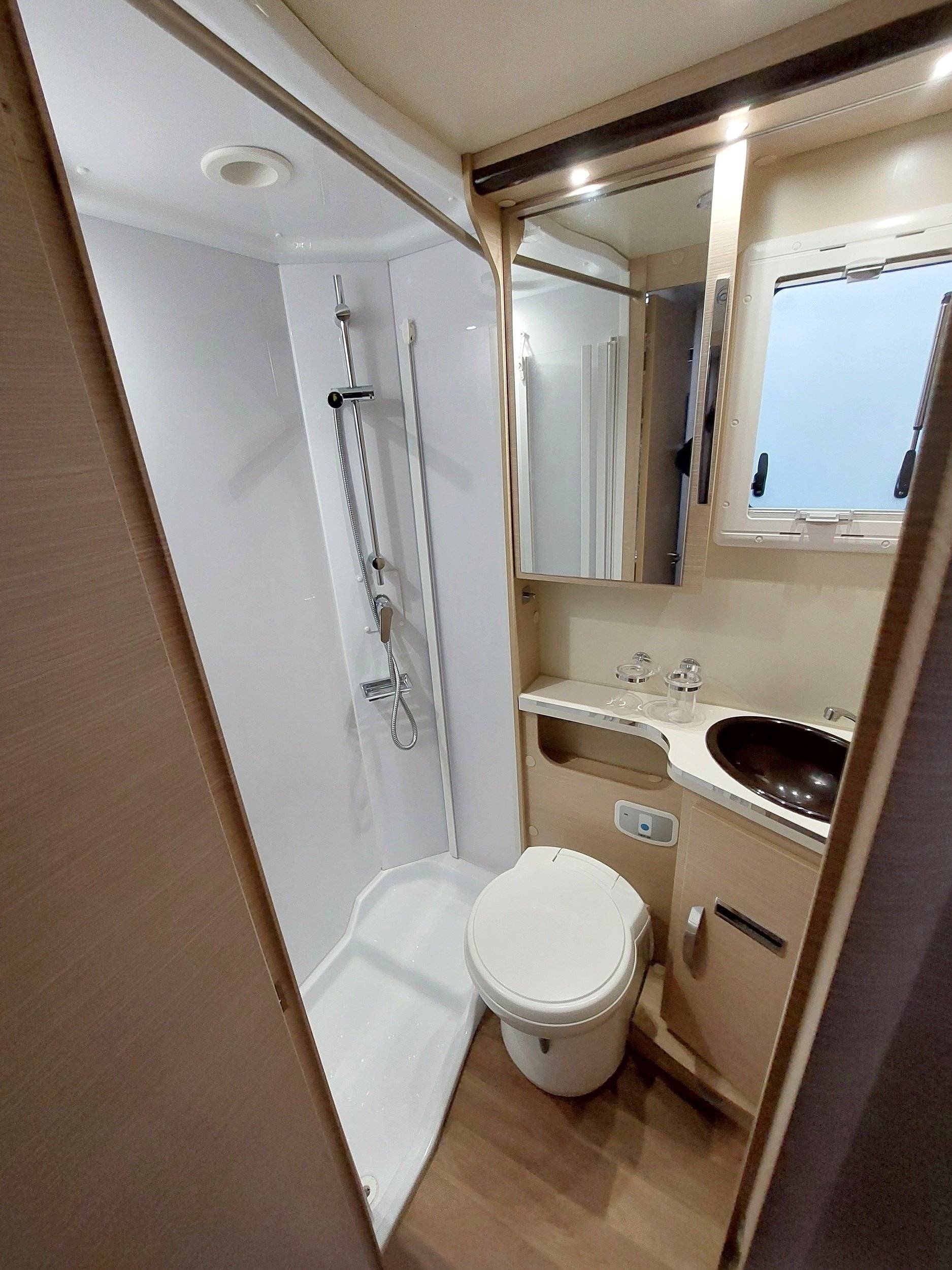 MC LOUIS GOLD NEVIS 22