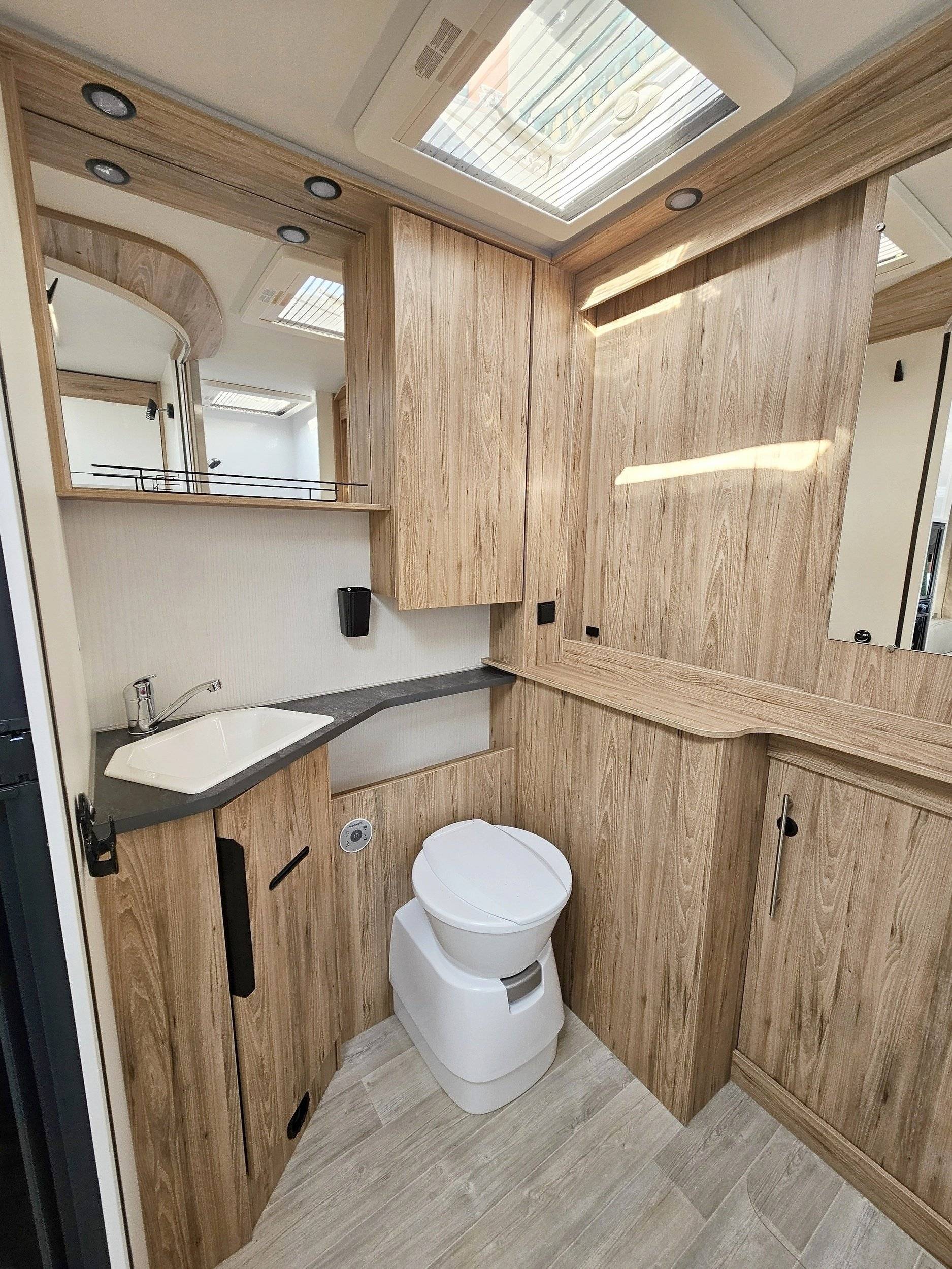 Bavaria BAVARIA T696D