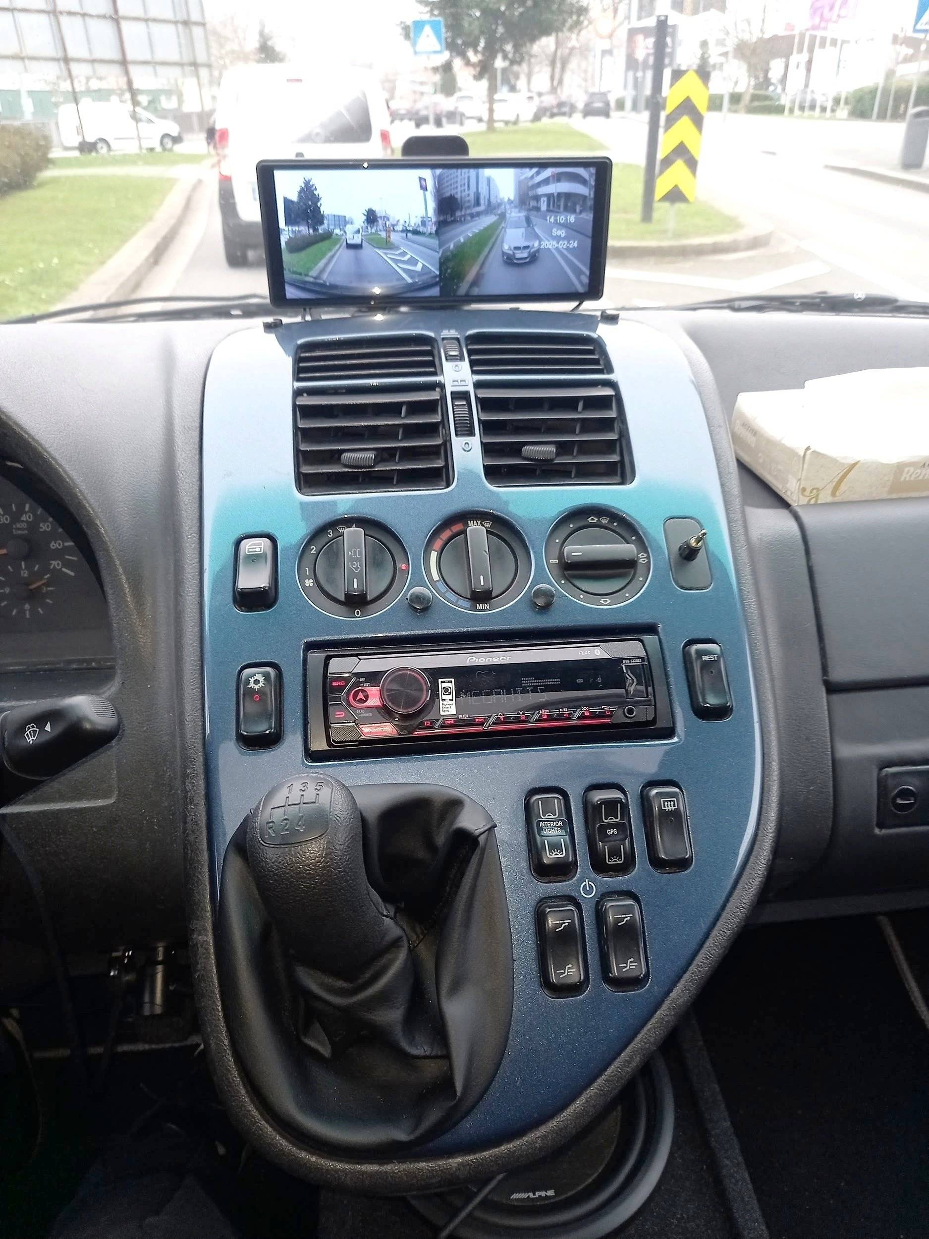 Poste de conduite Mercedes V230 - Yescapa
