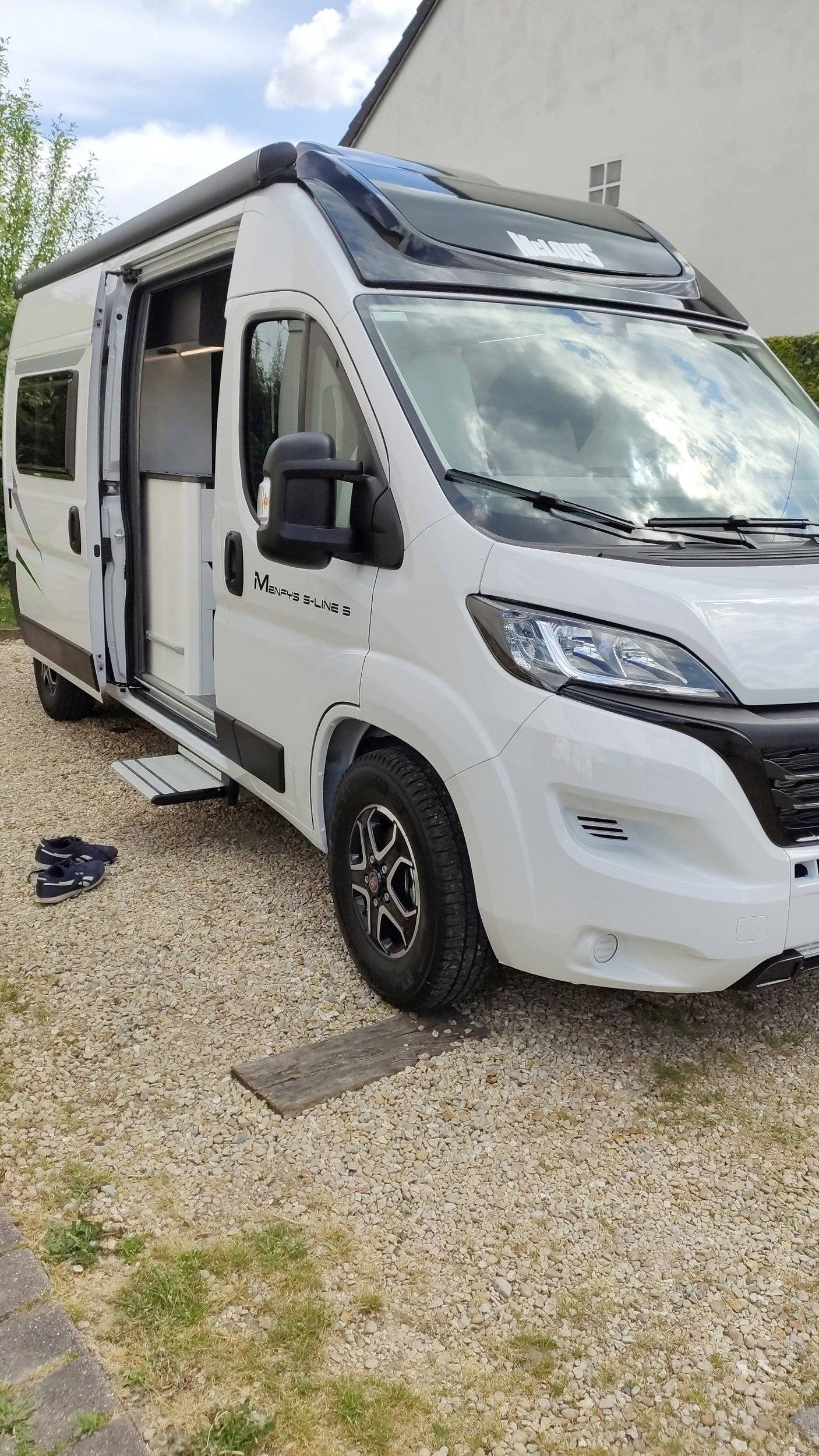 Front view from 3/4 Fiat Ducato 2,3 l 140cv - Yescapa