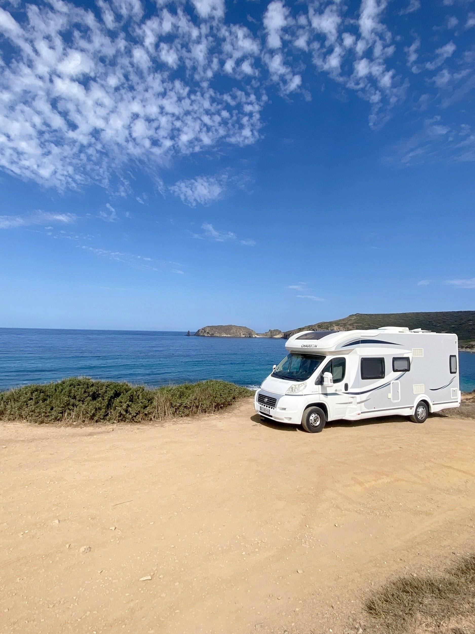 Front view from 3/4 Fiat Ducato 2,3 l 130 ch - Yescapa