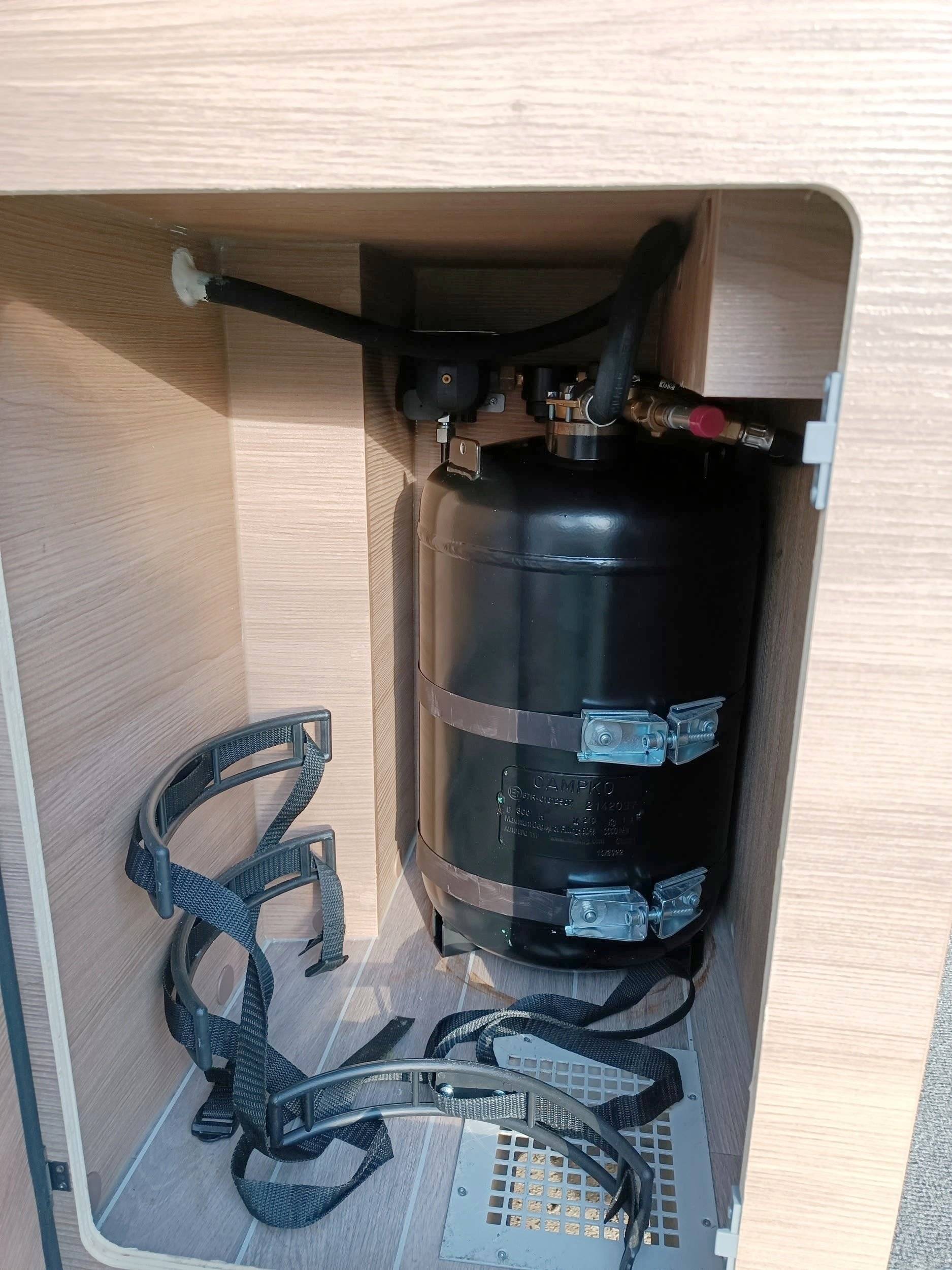 Mclouis Van 3 Menfys