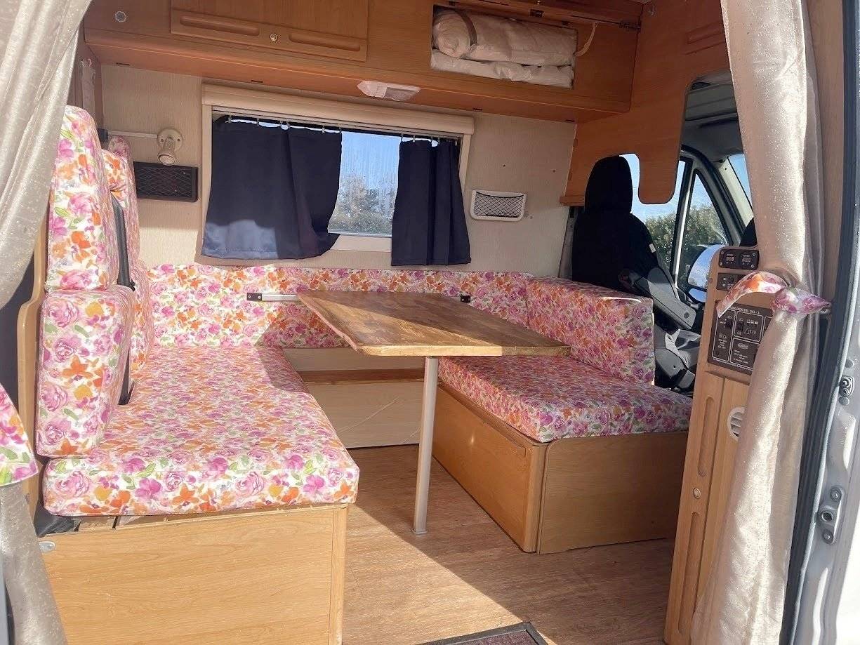 Dining Area Fiat FIAT DUCATO - Yescapa