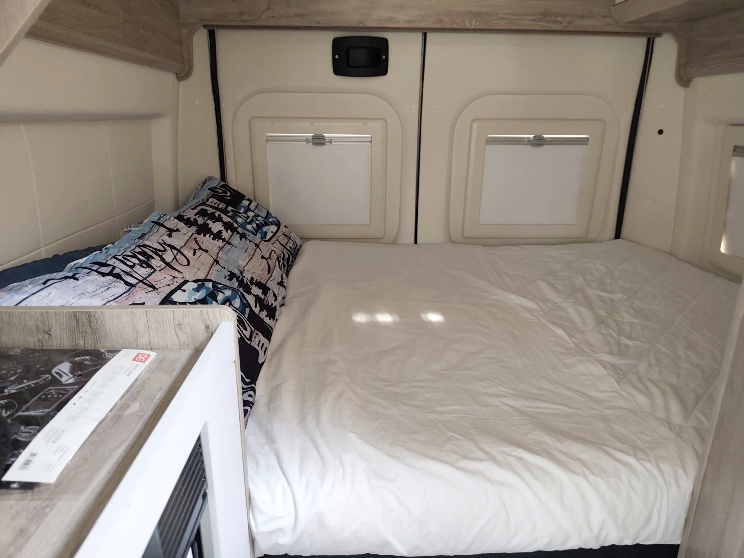 Berth Peugeot Boxer 2,2l HDI 165 PS - Yescapa