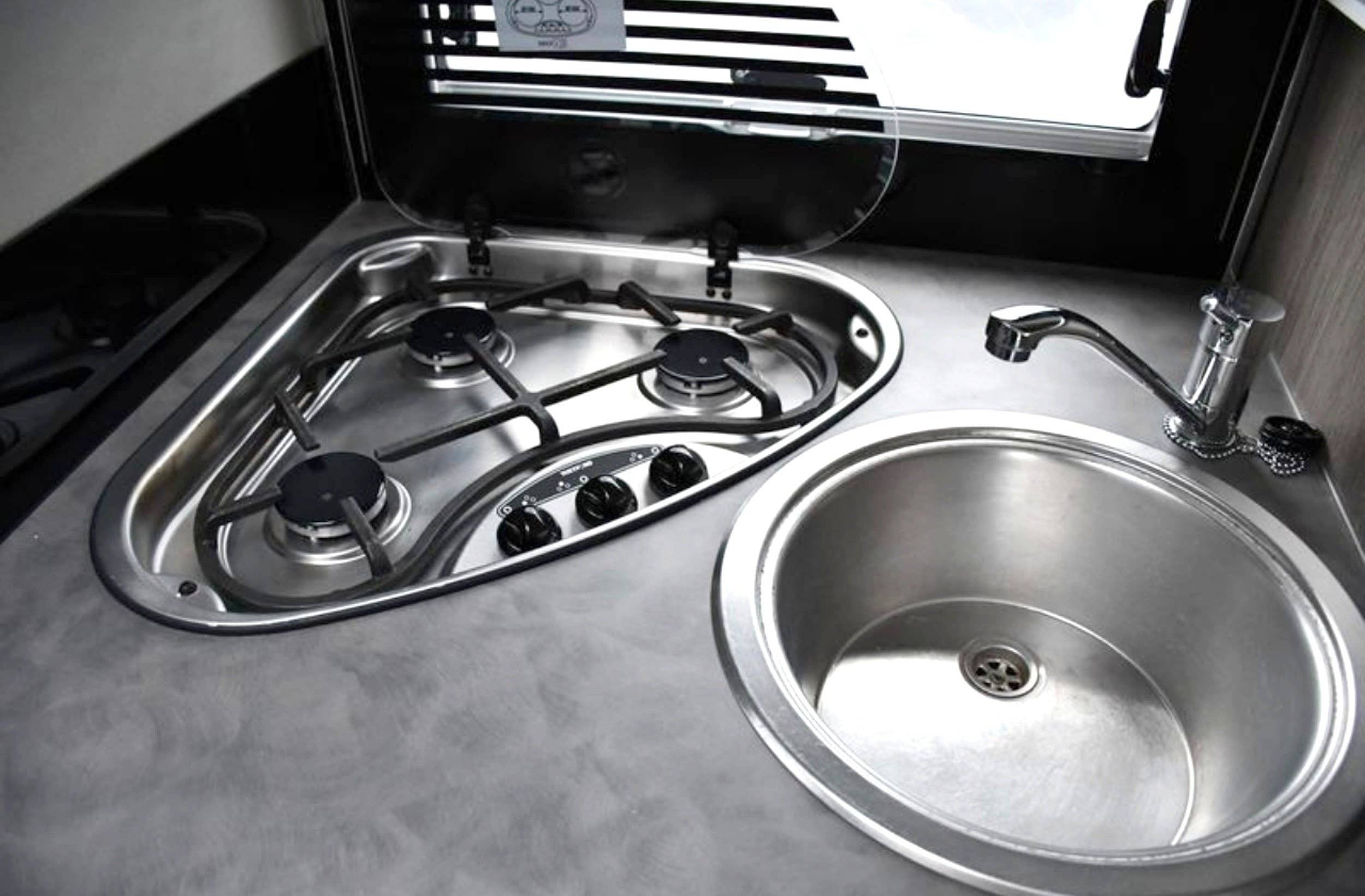 Challenger GRAPHITE 358 2,0 L 170 CH