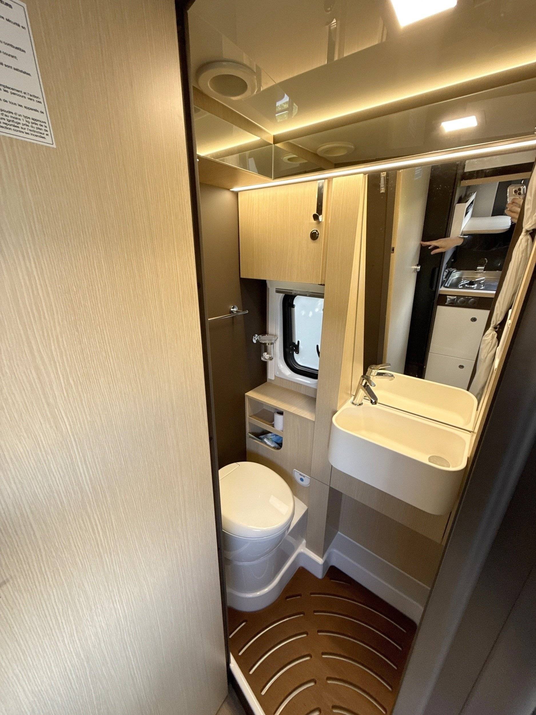 Autostar V590LT Design Edition