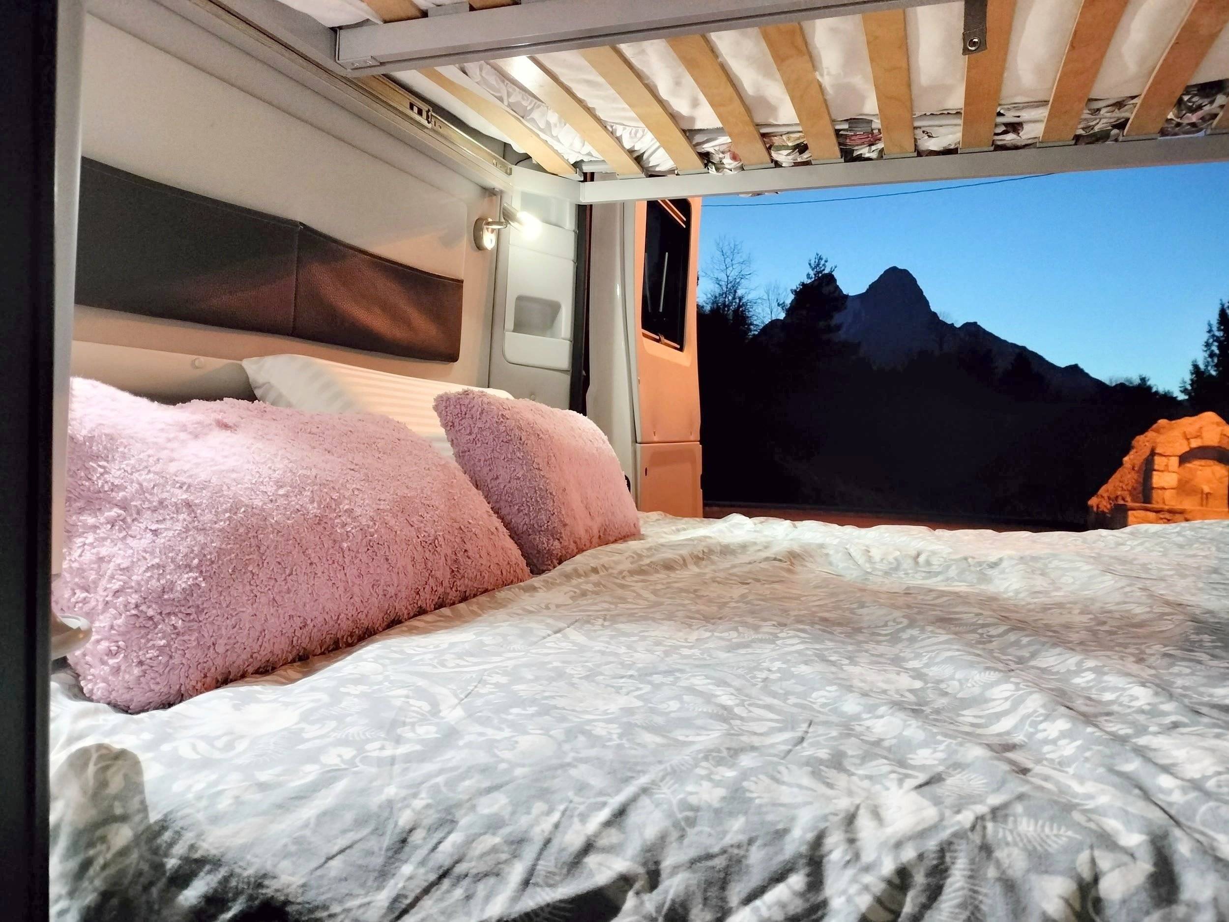 Adria Twin Axess 600 Spt family