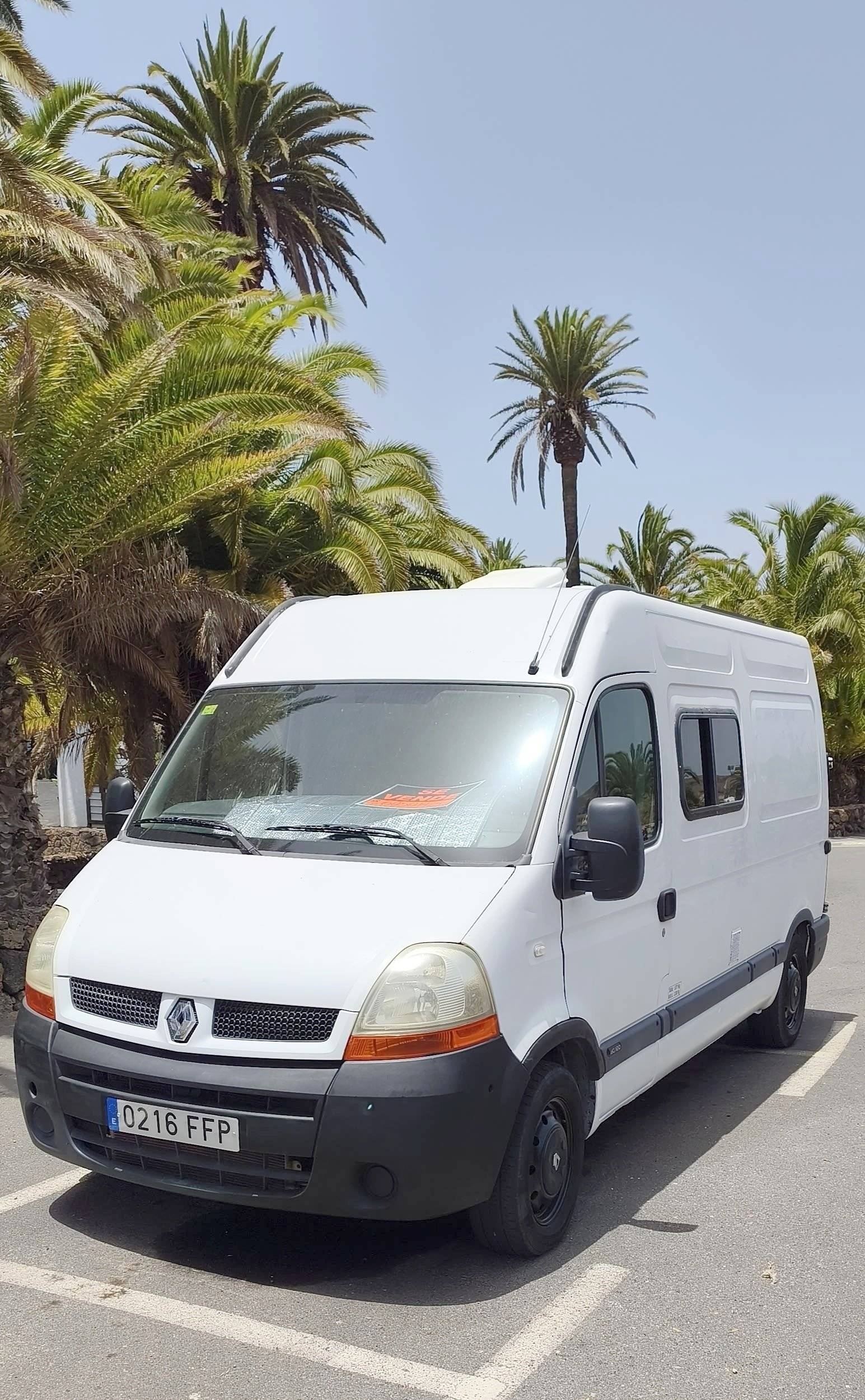 Vista frontale a ¾  - Yescapa