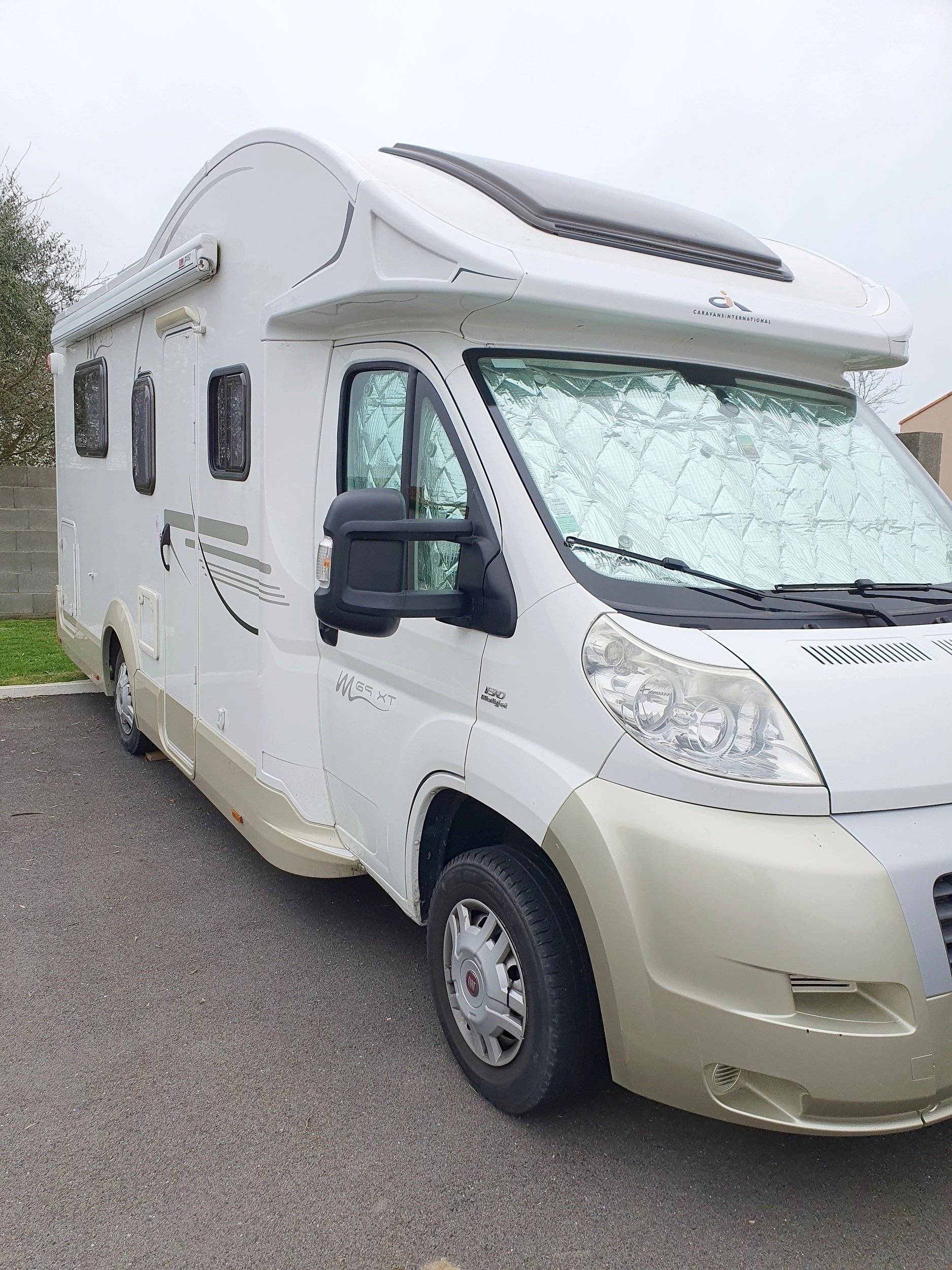 schräge Vorderansicht Fiat Ducato 2,3 130 ch - Yescapa