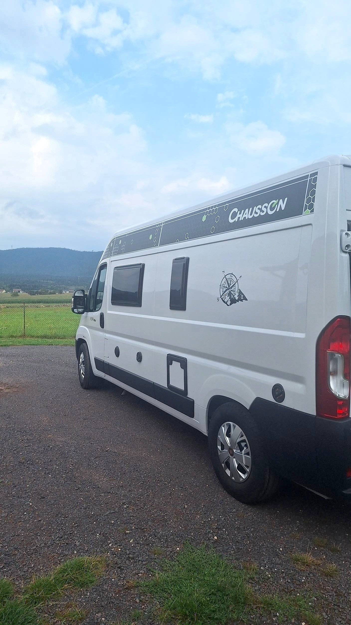 Chausson 594 first line