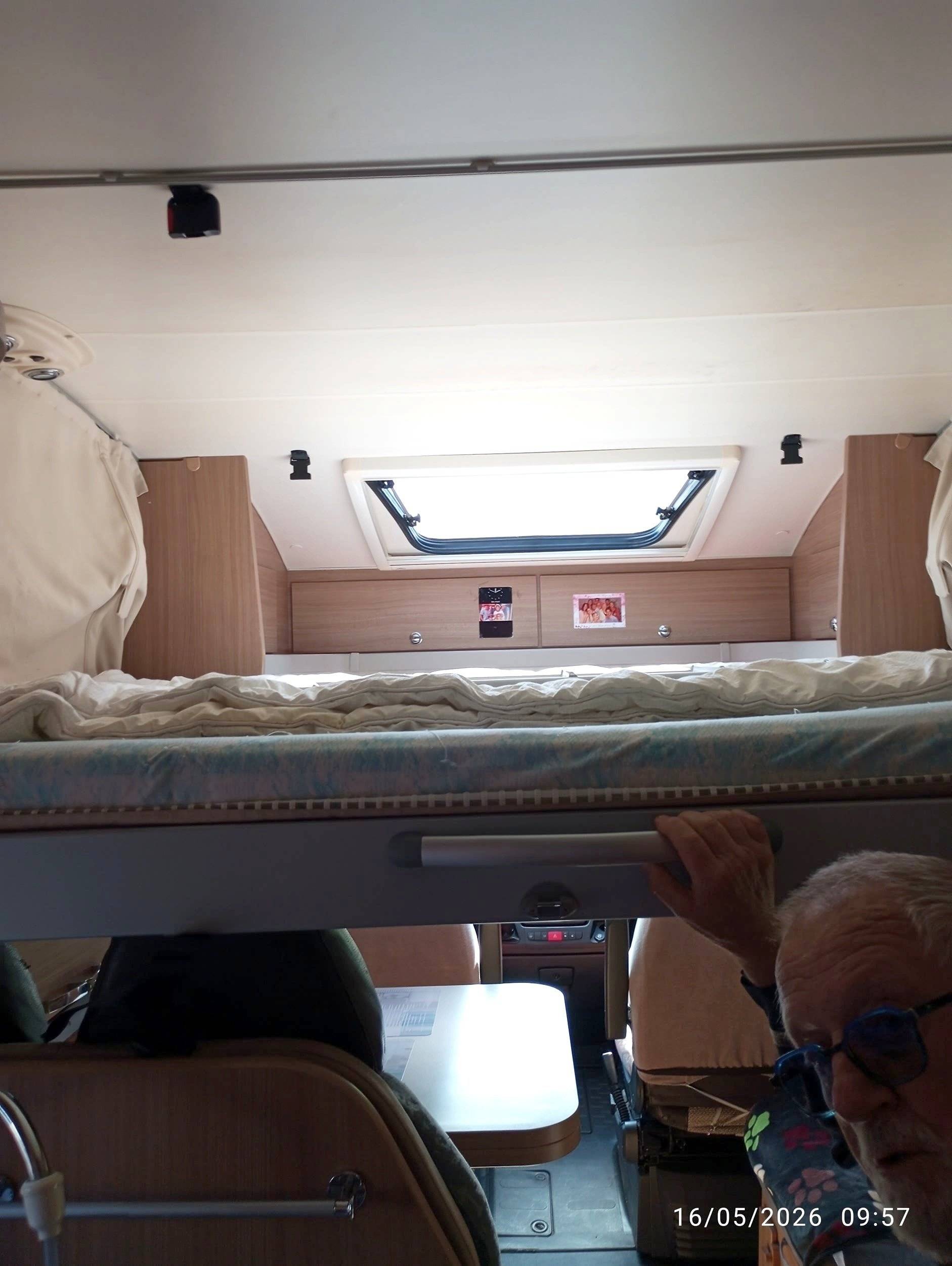 Slaapplaatsen Fiat Adria 2,3 l 130 ch - Yescapa