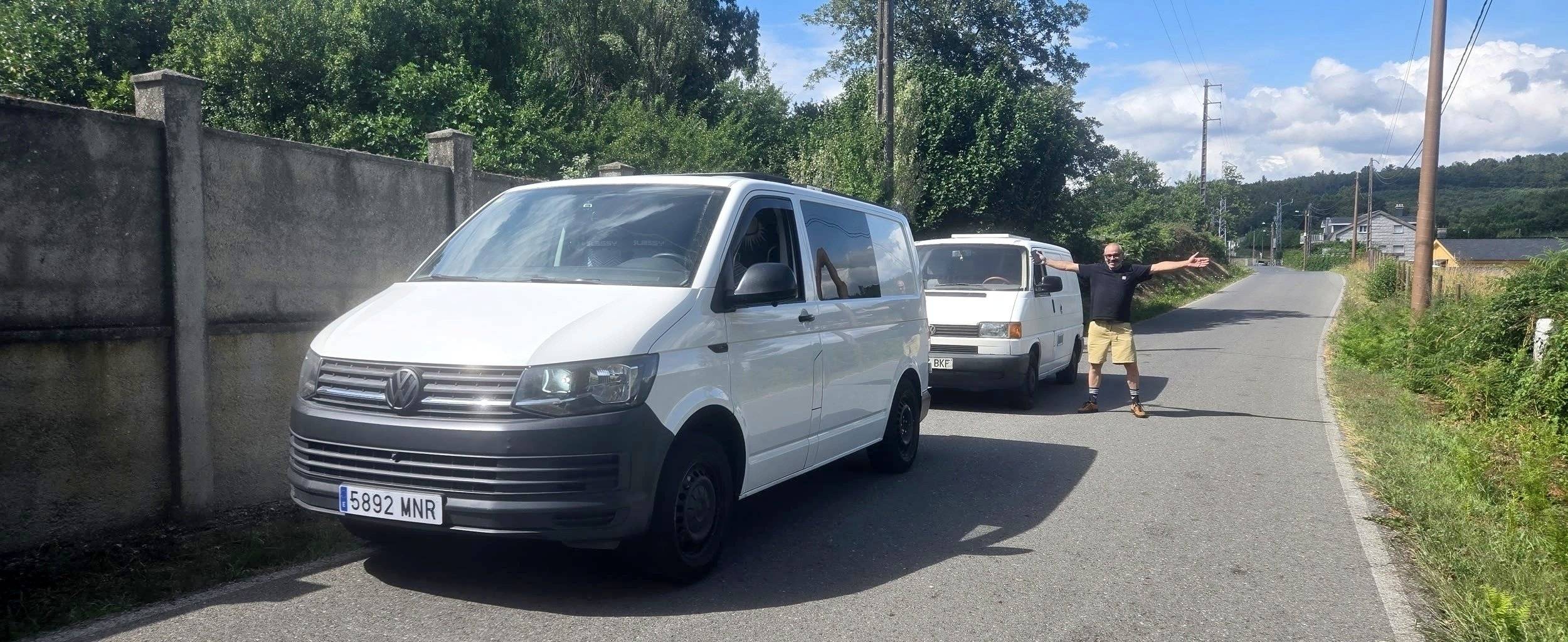 Front view from 3/4 Volkswagen T6 2 l 102 ch - Yescapa