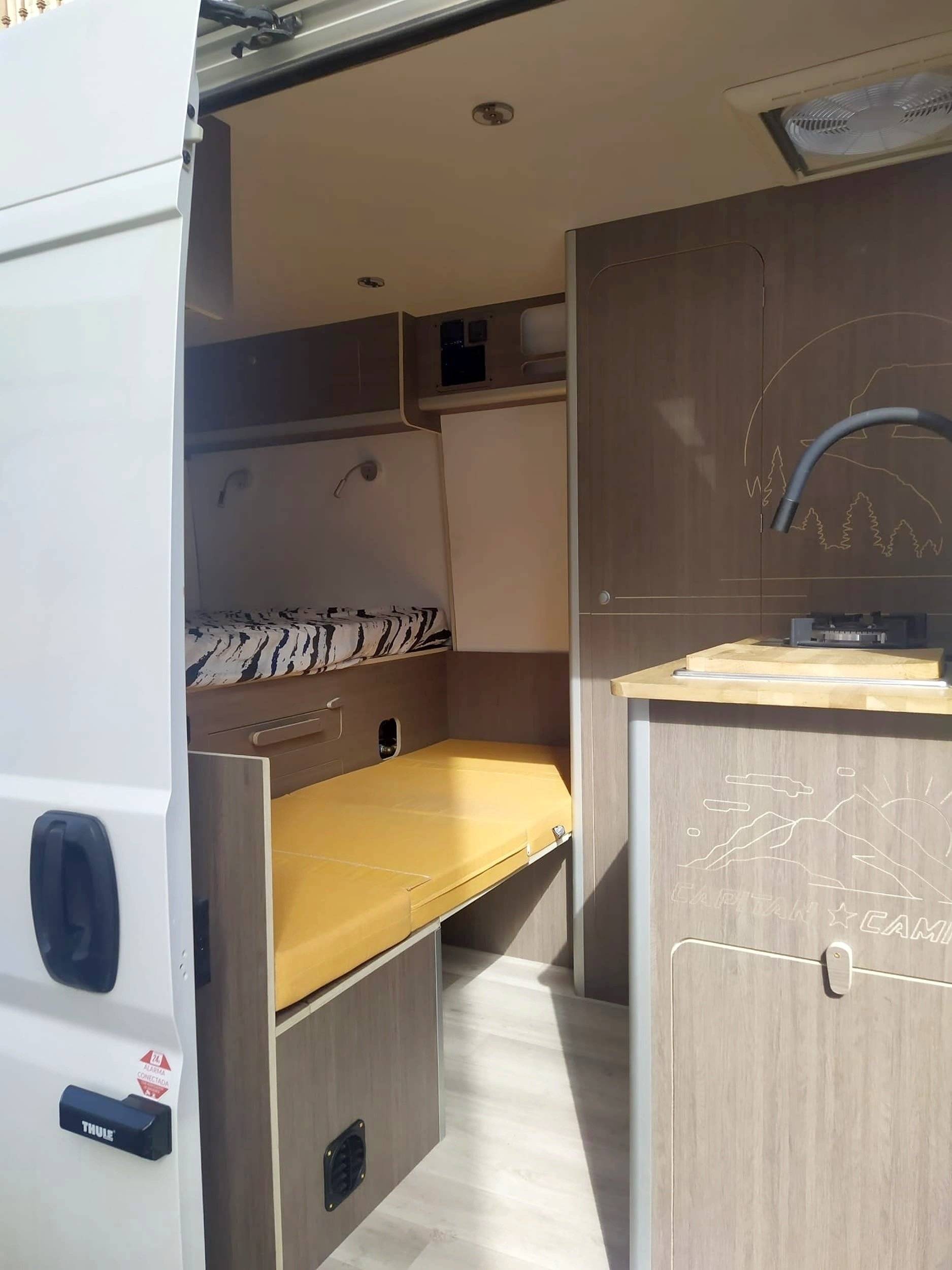 Berth Citroën JUMPER - Yescapa